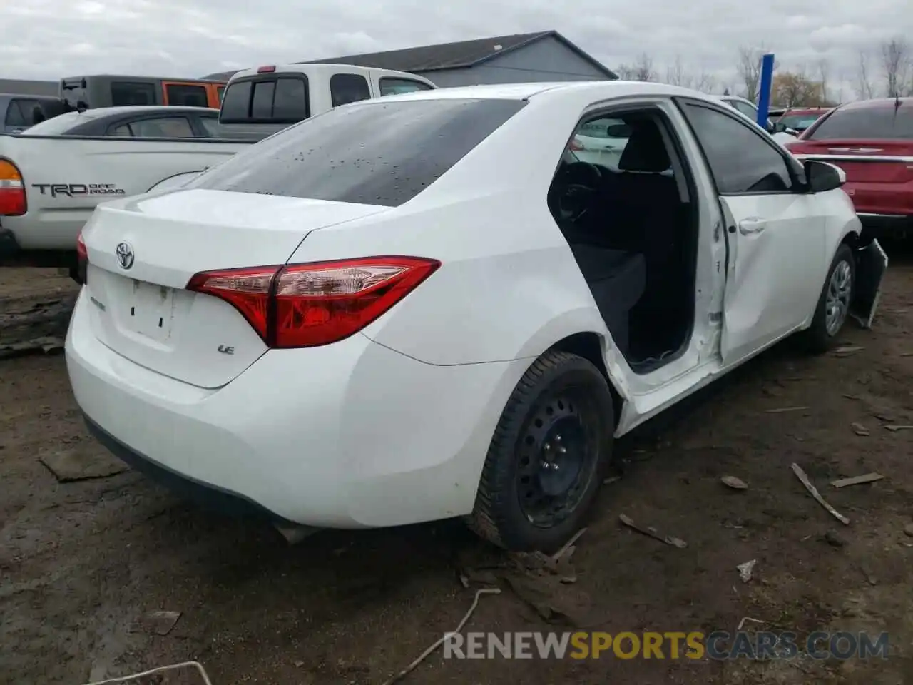 4 Photograph of a damaged car 2T1BURHE8KC212235 TOYOTA COROLLA 2019