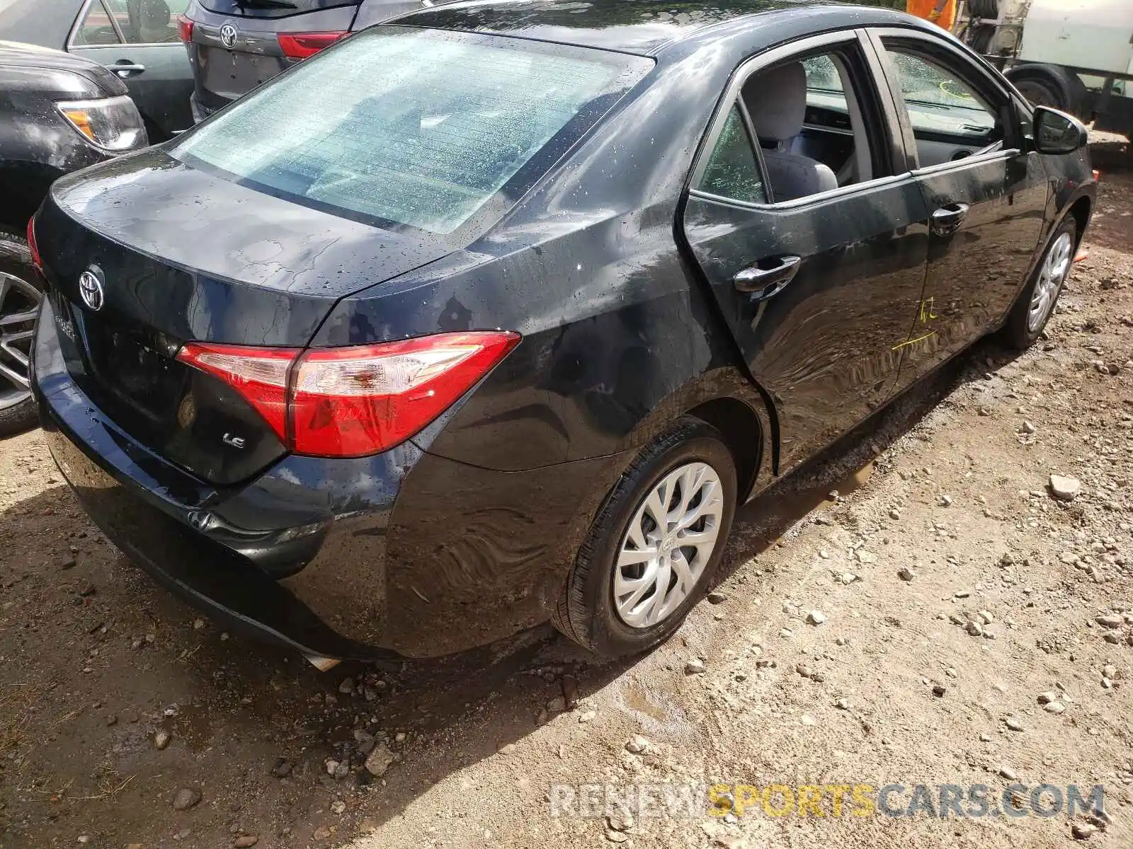 4 Photograph of a damaged car 2T1BURHE8KC212784 TOYOTA COROLLA 2019