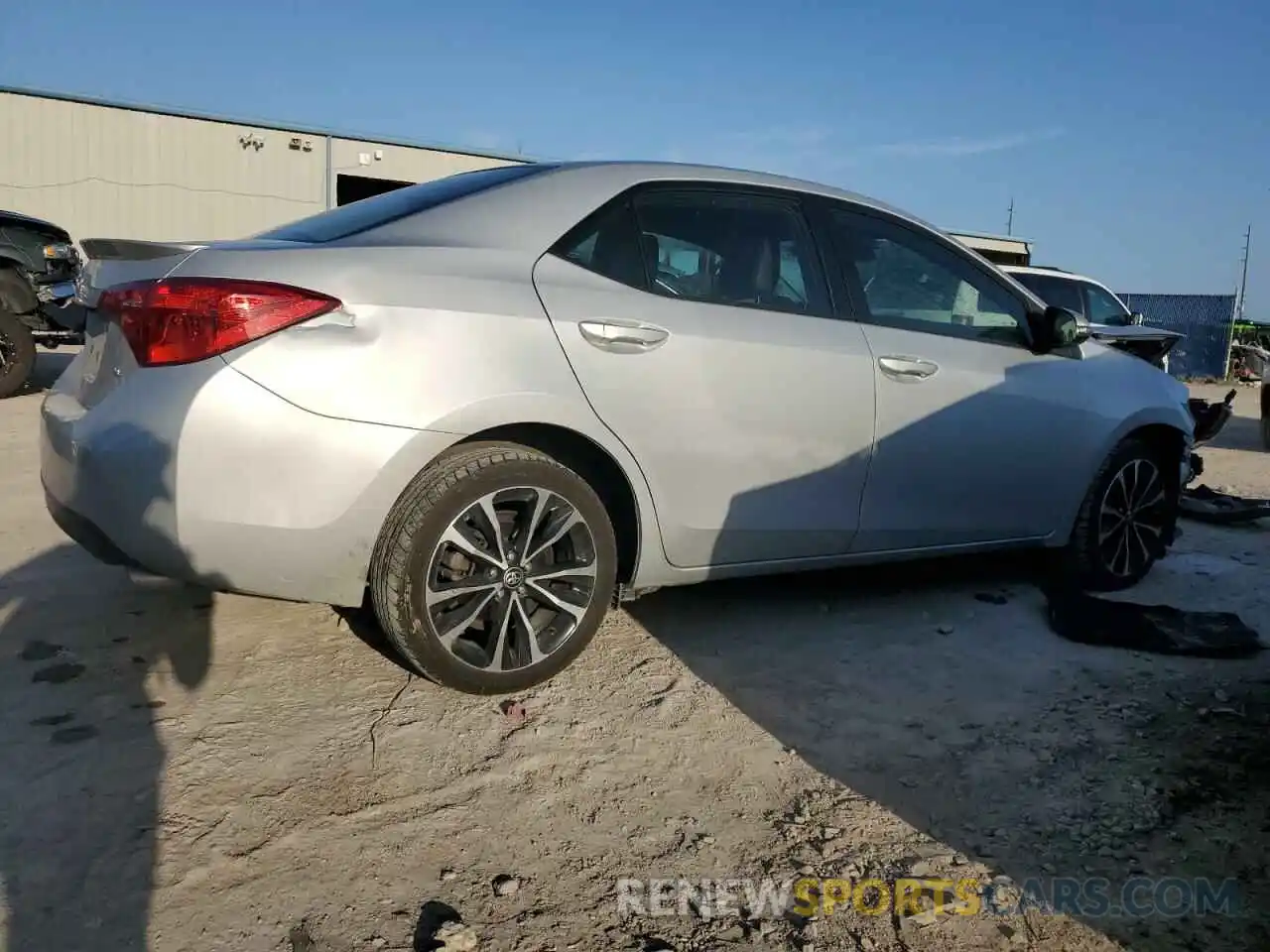 3 Photograph of a damaged car 2T1BURHE8KC215278 TOYOTA COROLLA 2019