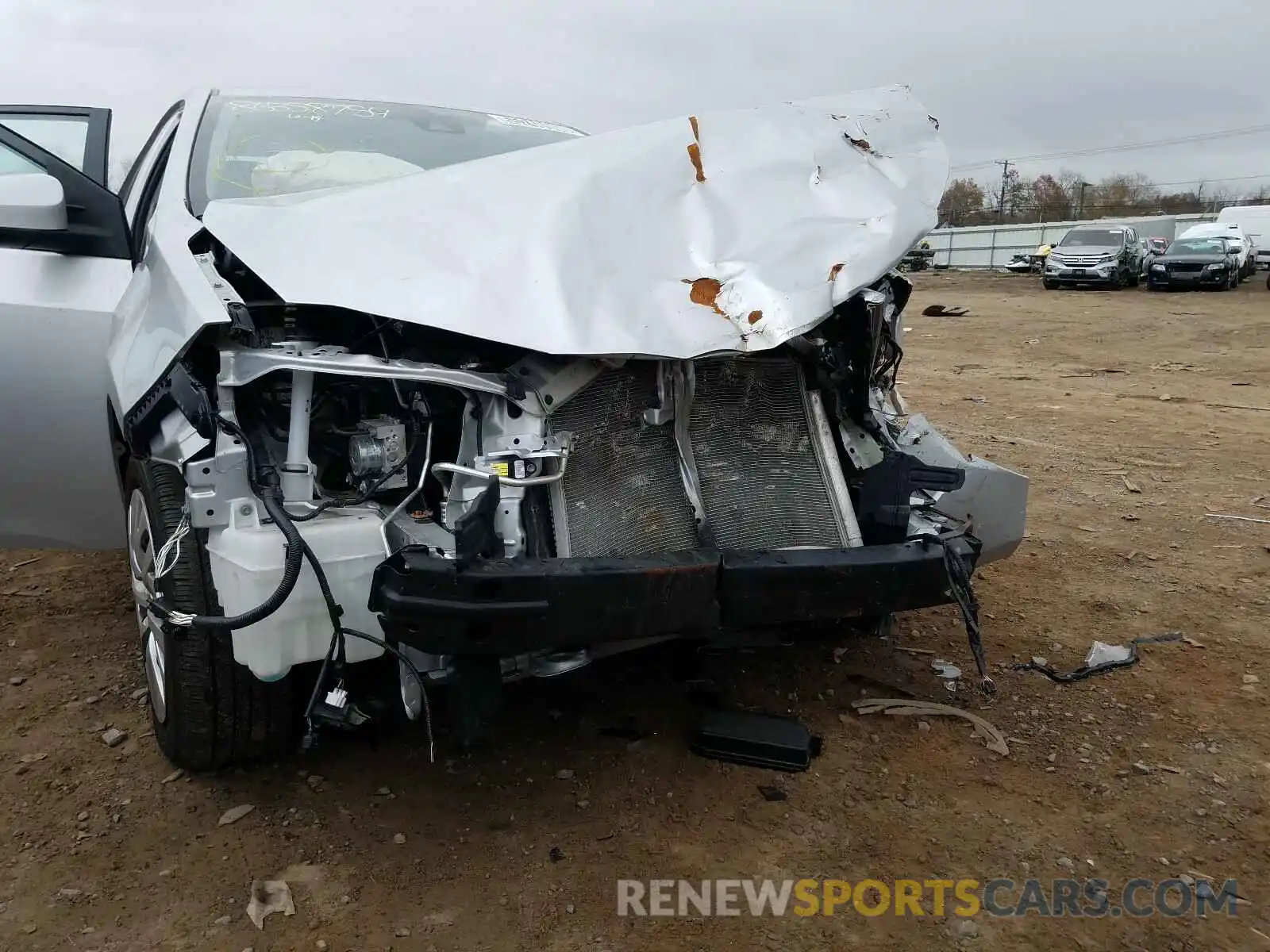 9 Photograph of a damaged car 2T1BURHE8KC215300 TOYOTA COROLLA 2019