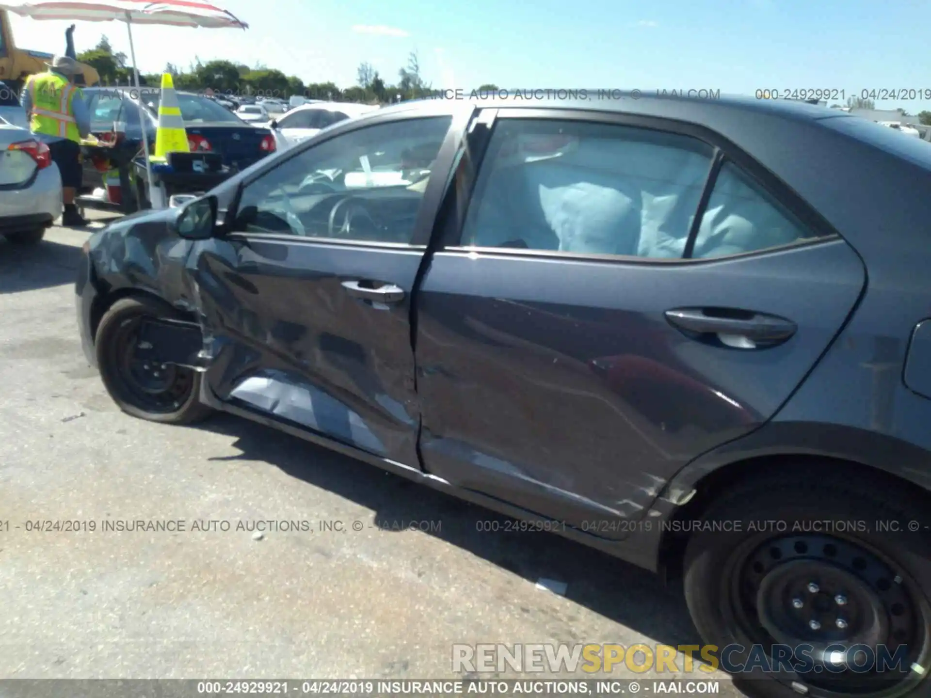 6 Photograph of a damaged car 2T1BURHE8KC215569 TOYOTA COROLLA 2019