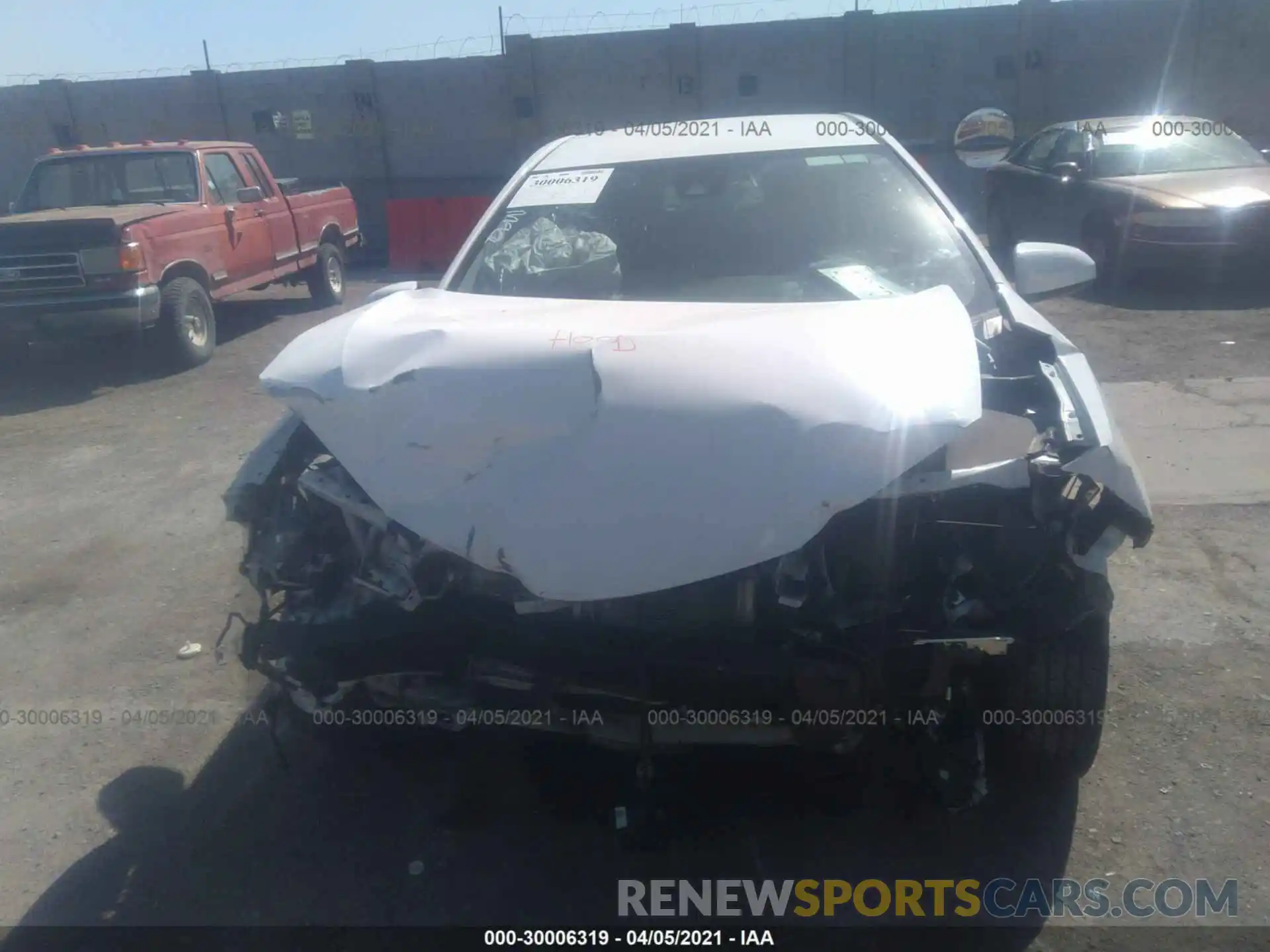 6 Photograph of a damaged car 2T1BURHE8KC215670 TOYOTA COROLLA 2019
