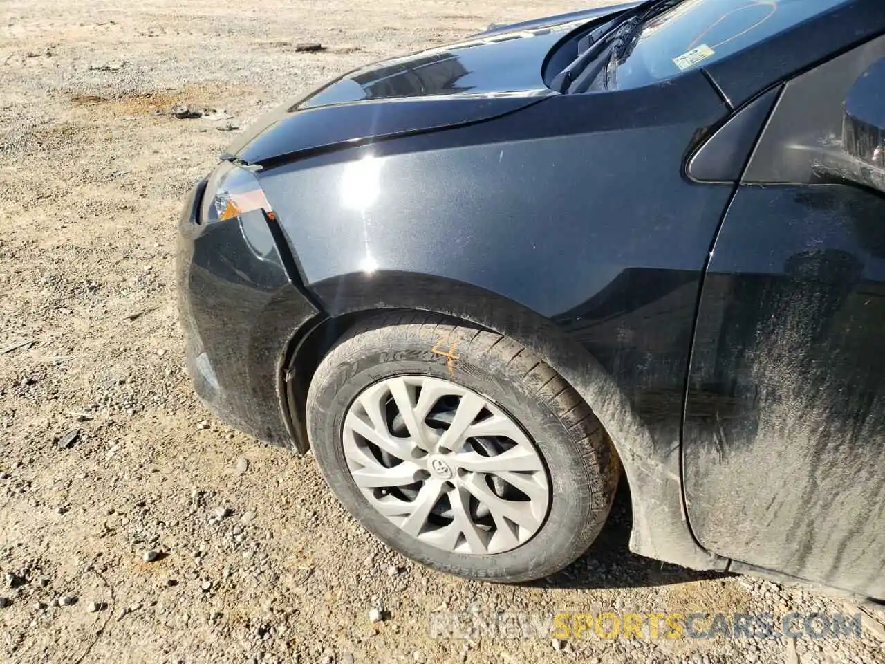 9 Photograph of a damaged car 2T1BURHE8KC215720 TOYOTA COROLLA 2019