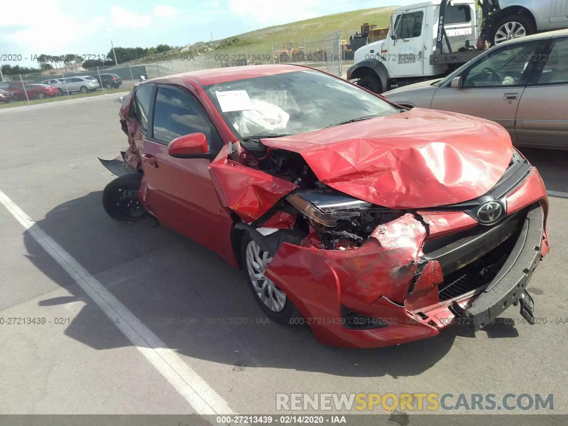 1 Photograph of a damaged car 2T1BURHE8KC215748 TOYOTA COROLLA 2019