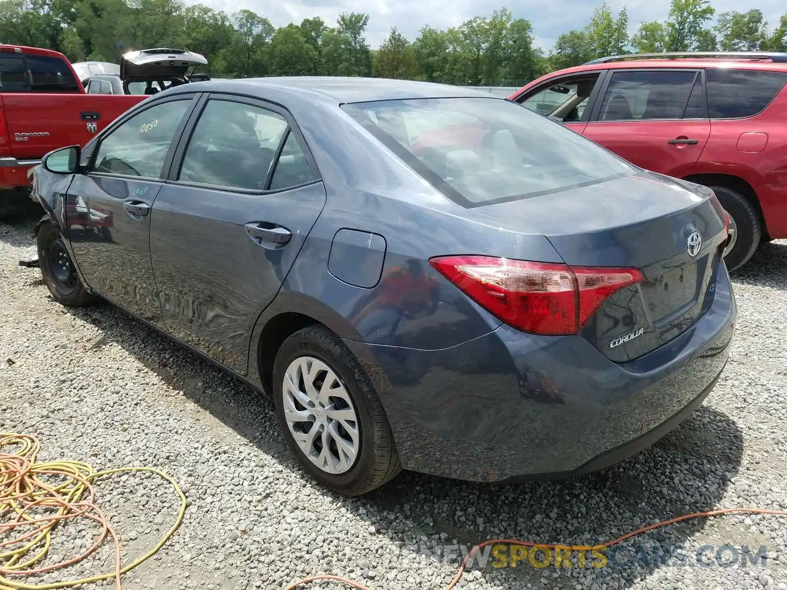 3 Photograph of a damaged car 2T1BURHE8KC216379 TOYOTA COROLLA 2019