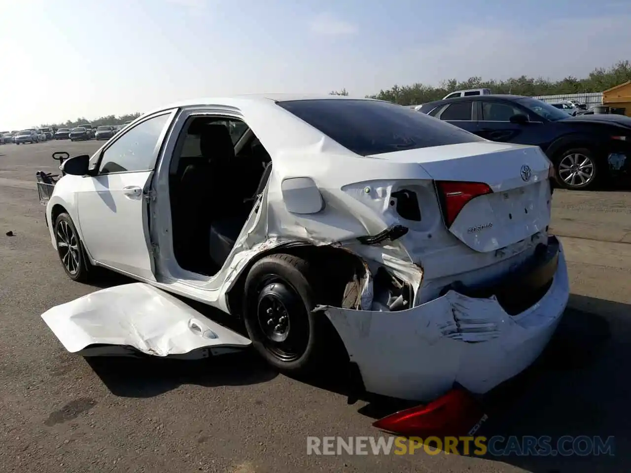 3 Photograph of a damaged car 2T1BURHE8KC217337 TOYOTA COROLLA 2019