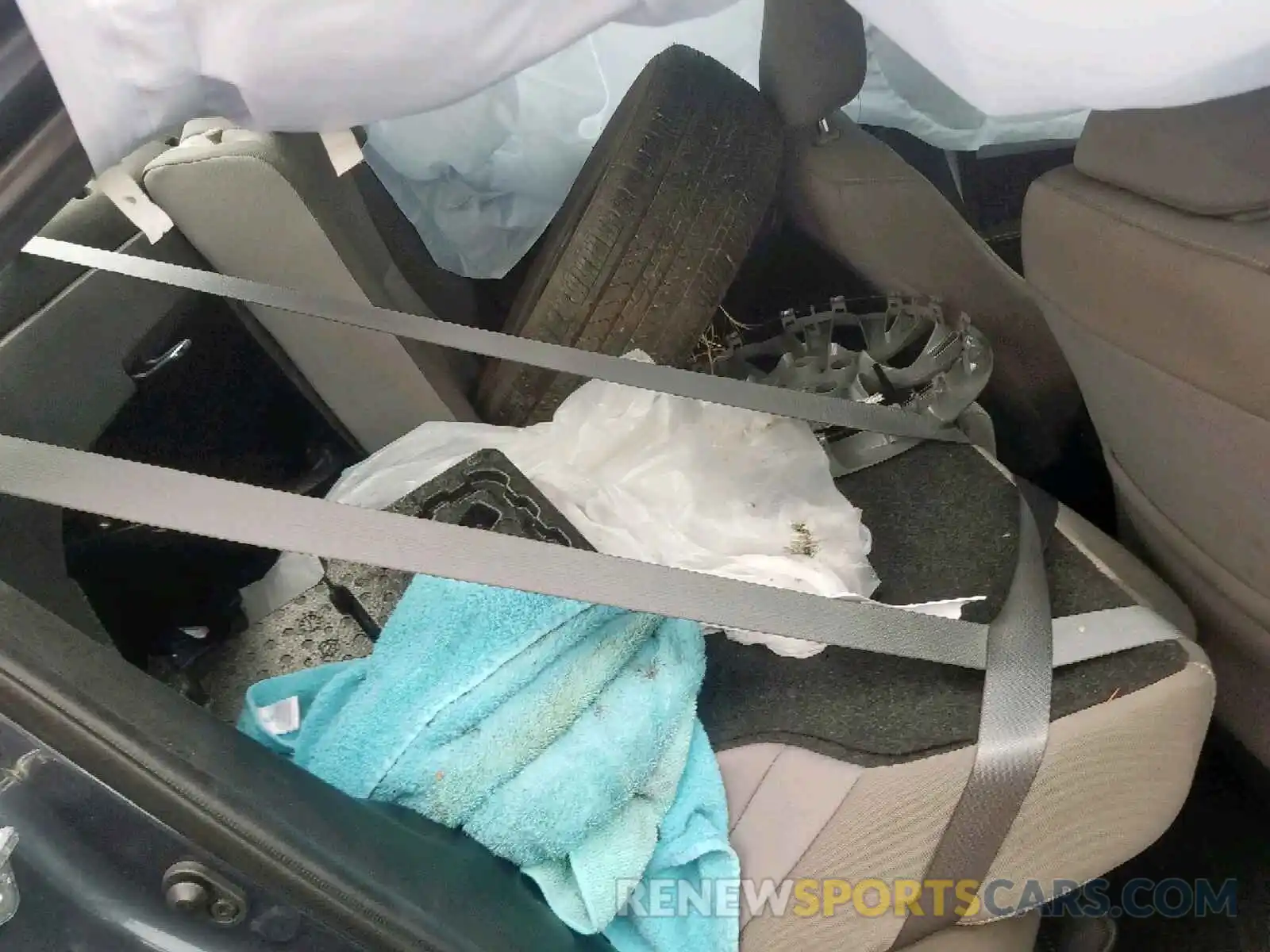 6 Photograph of a damaged car 2T1BURHE8KC217810 TOYOTA COROLLA 2019