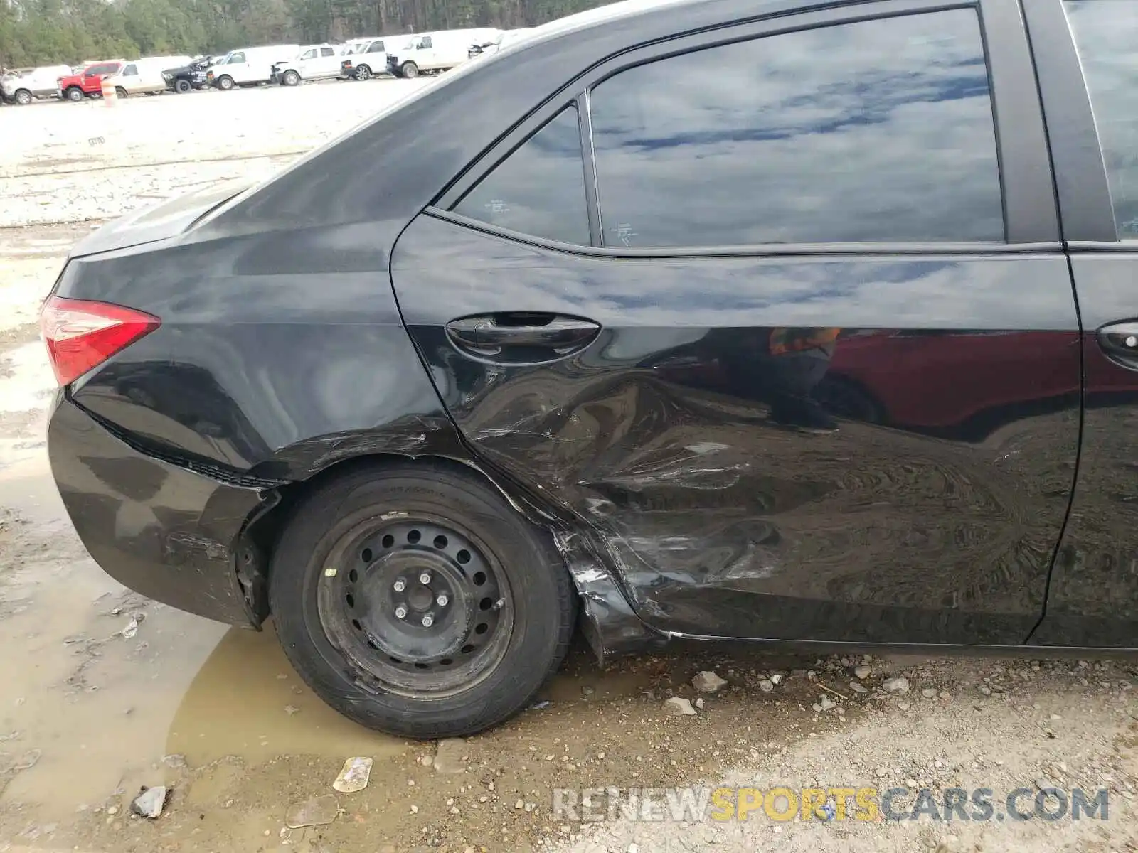 9 Photograph of a damaged car 2T1BURHE8KC218407 TOYOTA COROLLA 2019