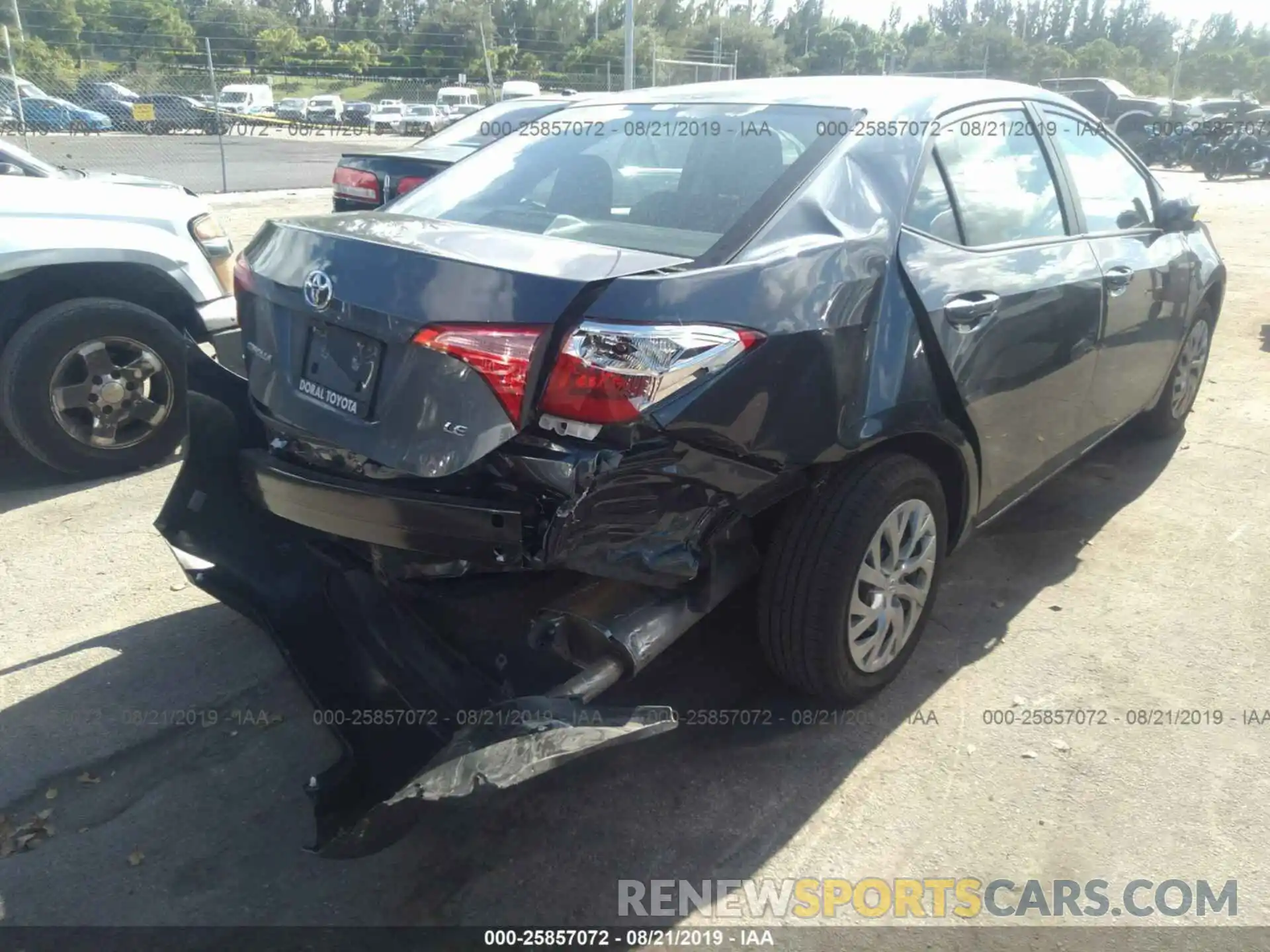 4 Photograph of a damaged car 2T1BURHE8KC218603 TOYOTA COROLLA 2019