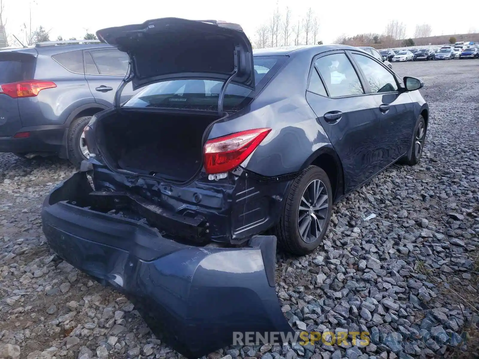 4 Photograph of a damaged car 2T1BURHE8KC220187 TOYOTA COROLLA 2019