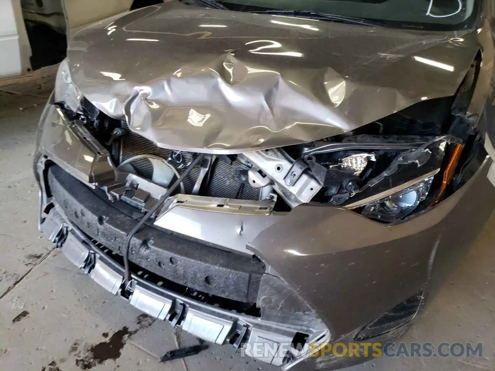 9 Photograph of a damaged car 2T1BURHE8KC221050 TOYOTA COROLLA 2019