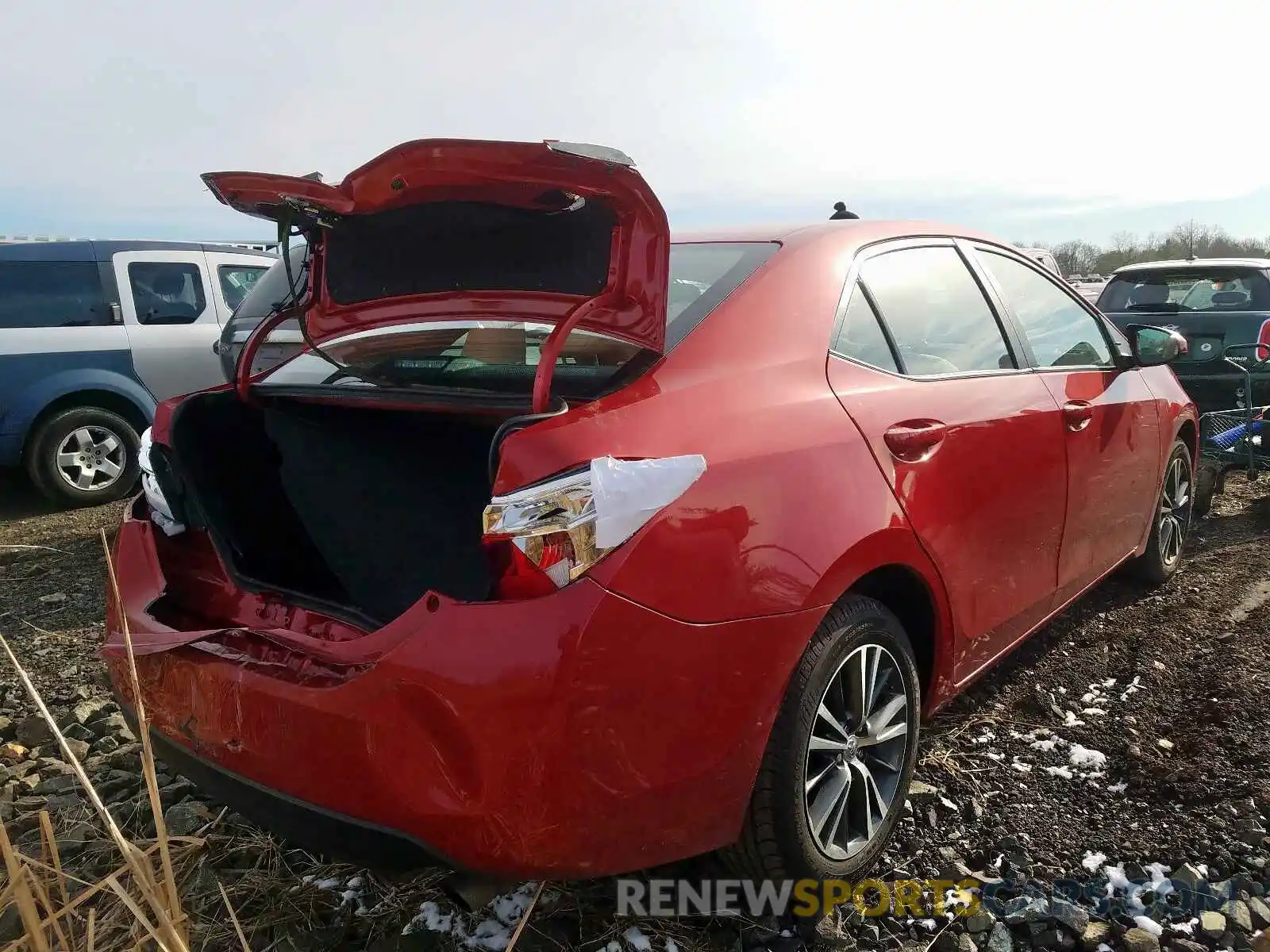 4 Photograph of a damaged car 2T1BURHE8KC221128 TOYOTA COROLLA 2019