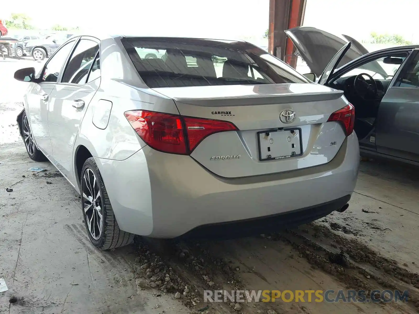 3 Photograph of a damaged car 2T1BURHE8KC223168 TOYOTA COROLLA 2019