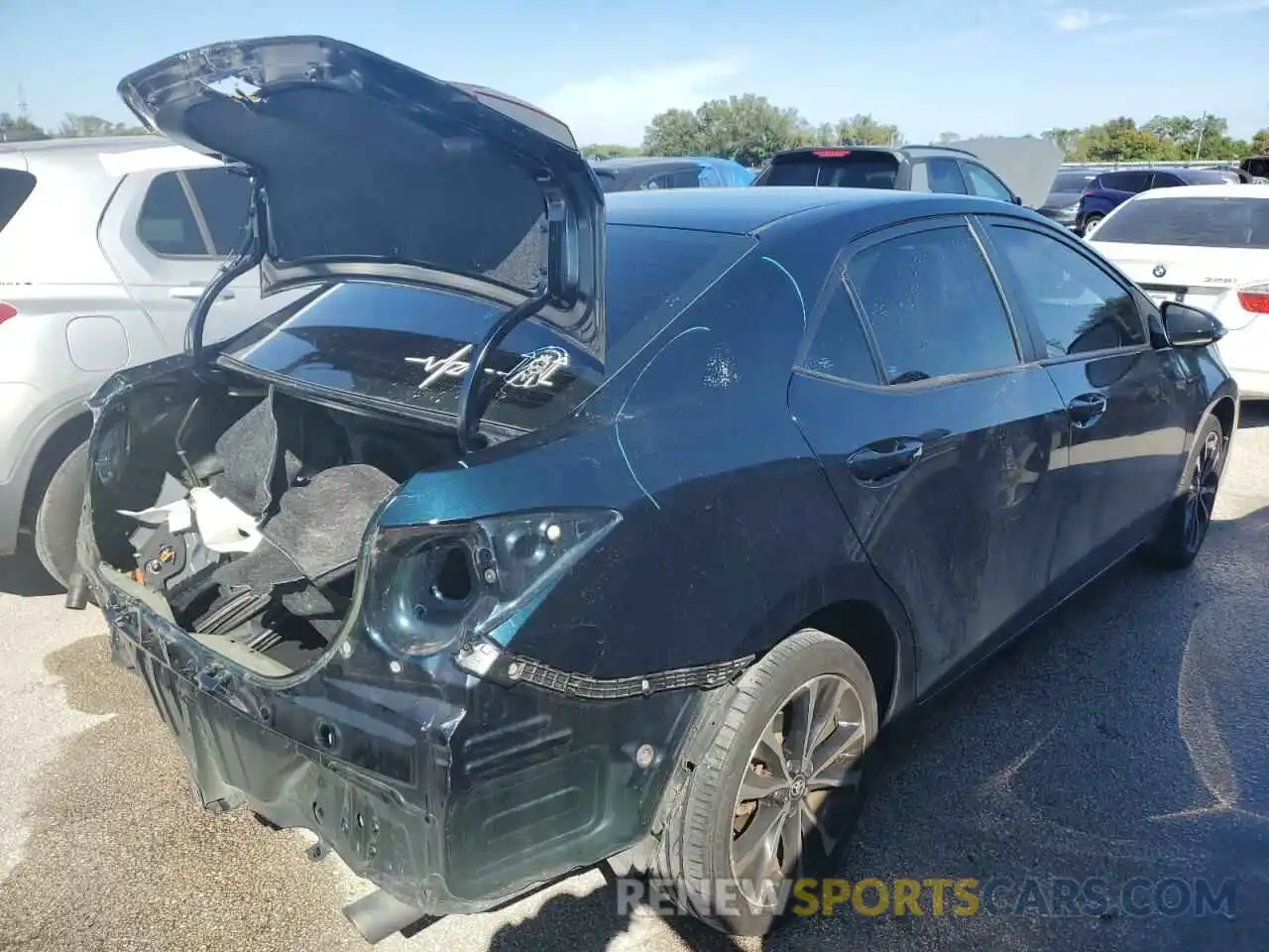 4 Photograph of a damaged car 2T1BURHE8KC223994 TOYOTA COROLLA 2019