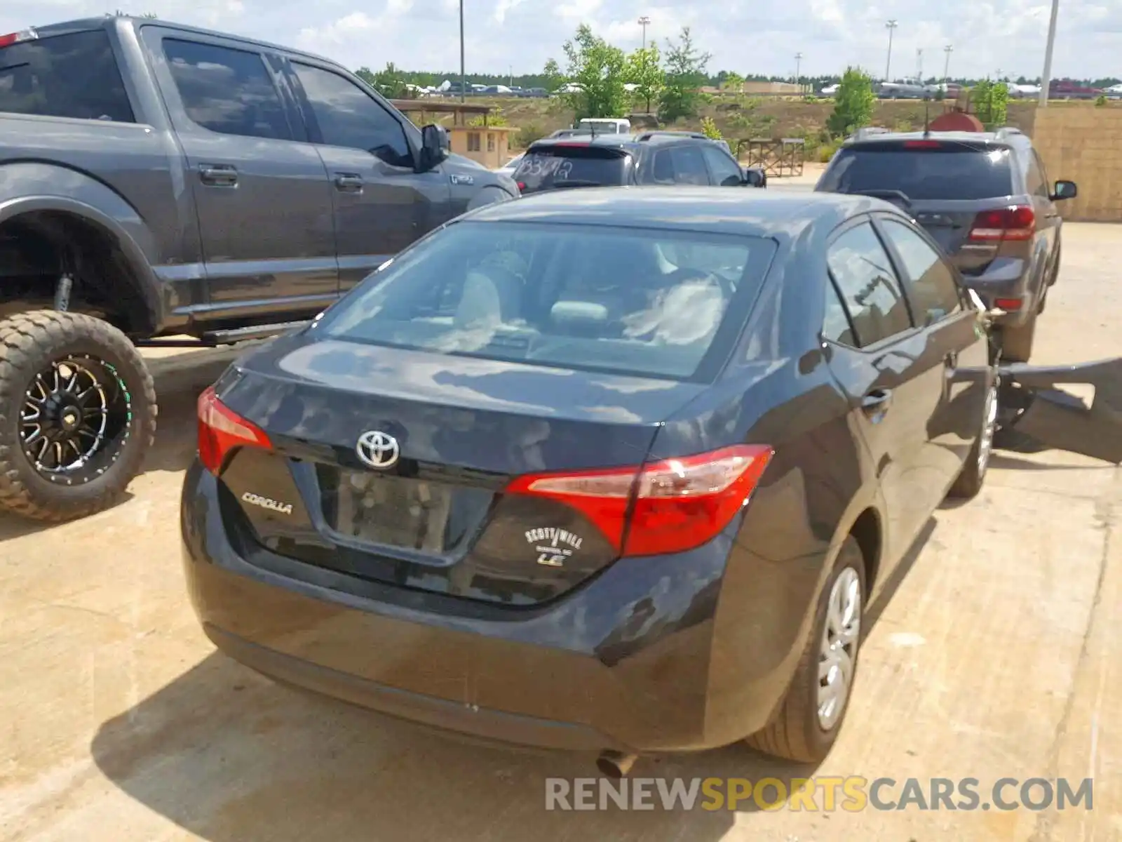 4 Photograph of a damaged car 2T1BURHE8KC224224 TOYOTA COROLLA 2019