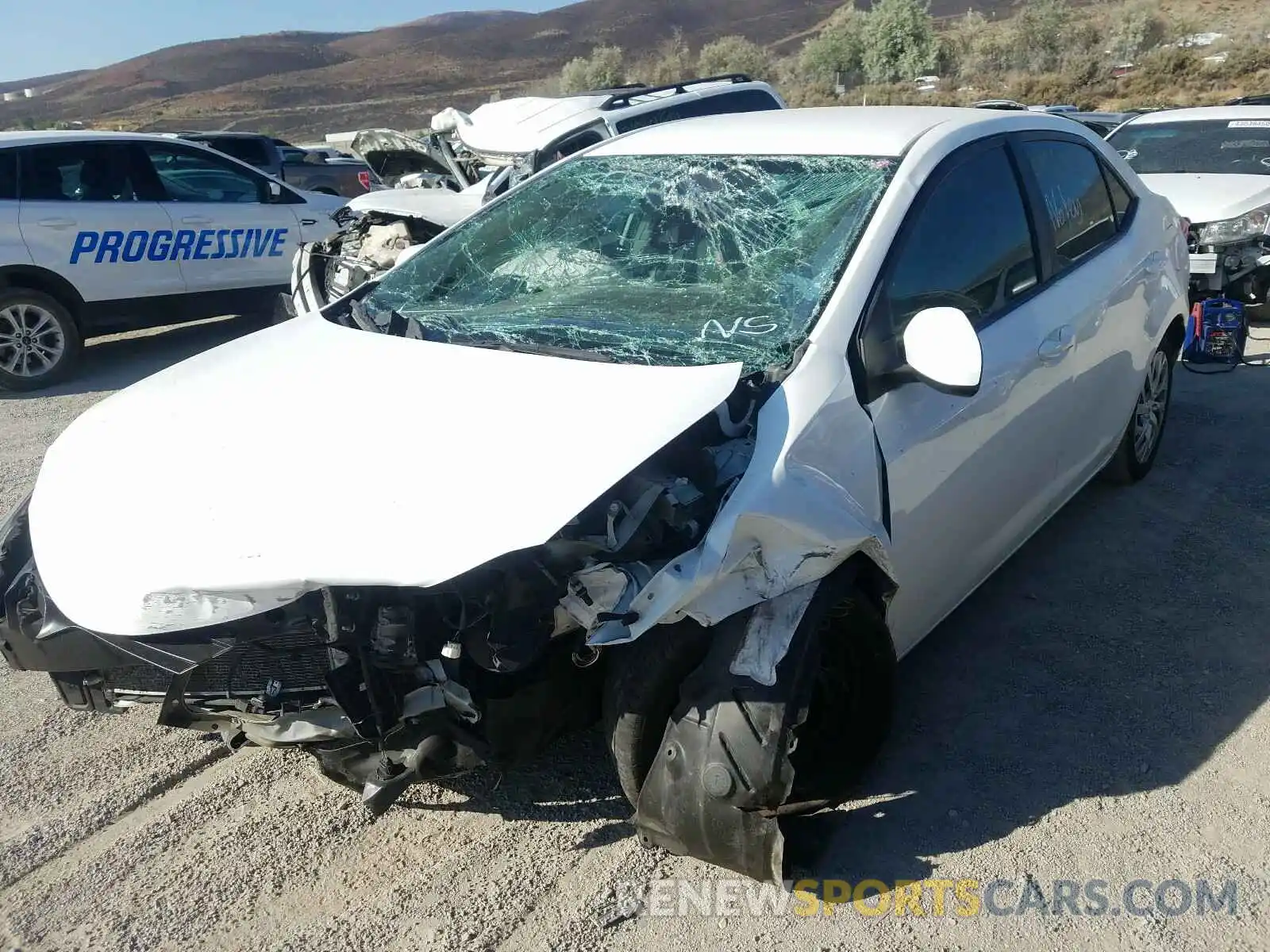 2 Photograph of a damaged car 2T1BURHE8KC225020 TOYOTA COROLLA 2019