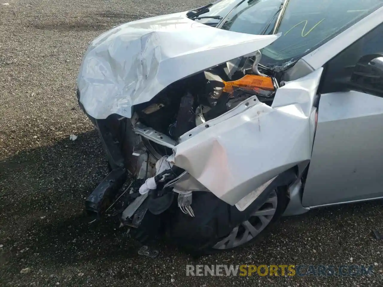 9 Photograph of a damaged car 2T1BURHE8KC225423 TOYOTA COROLLA 2019