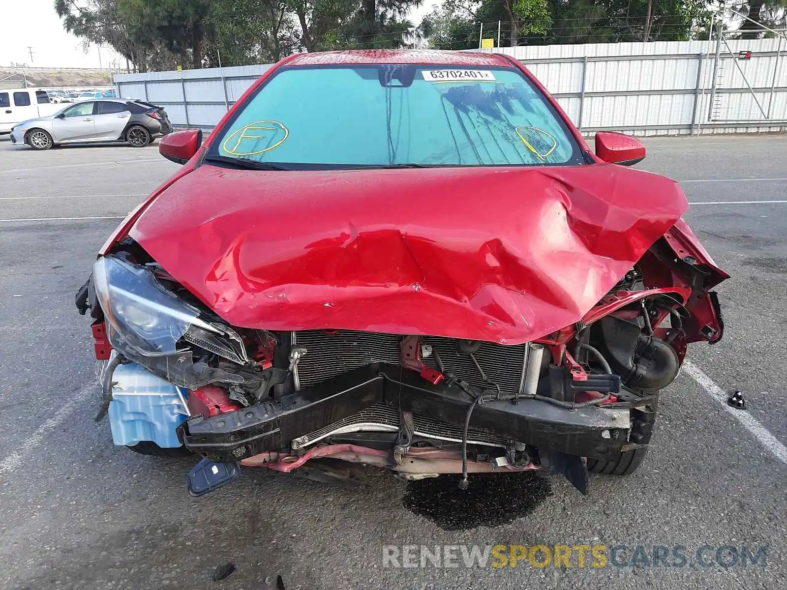 9 Photograph of a damaged car 2T1BURHE8KC225860 TOYOTA COROLLA 2019