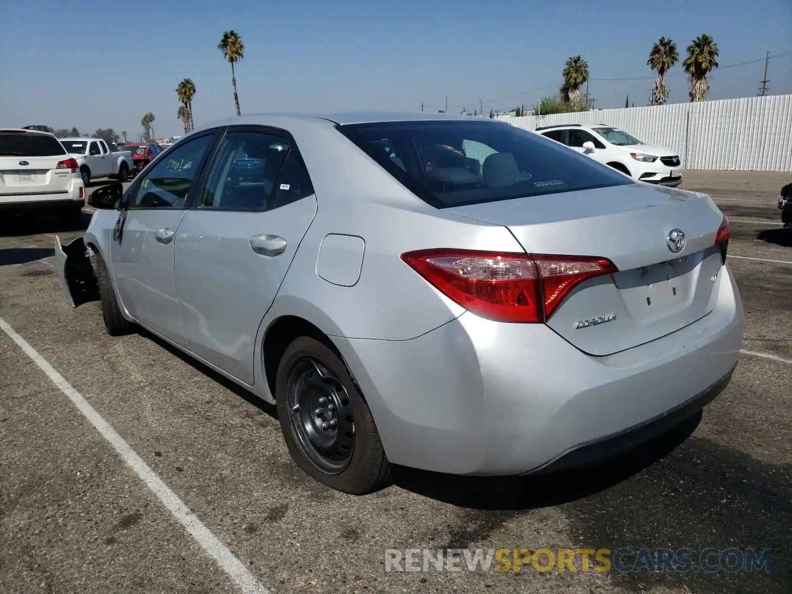 3 Photograph of a damaged car 2T1BURHE8KC226751 TOYOTA COROLLA 2019