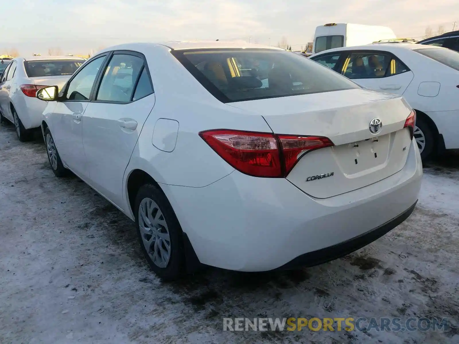 3 Photograph of a damaged car 2T1BURHE8KC227222 TOYOTA COROLLA 2019