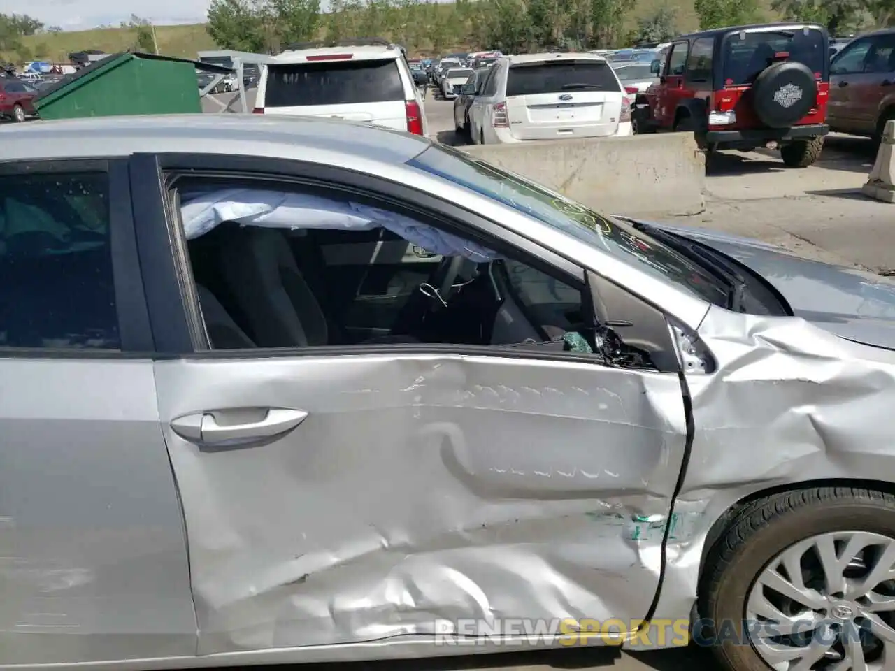 9 Photograph of a damaged car 2T1BURHE8KC228015 TOYOTA COROLLA 2019