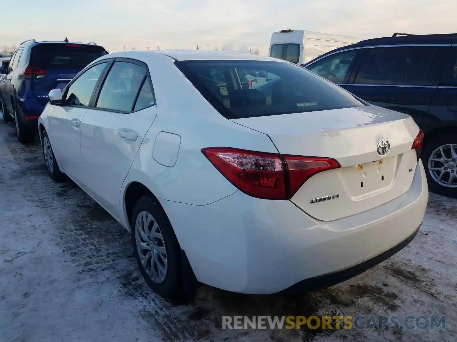 3 Photograph of a damaged car 2T1BURHE8KC228208 TOYOTA COROLLA 2019