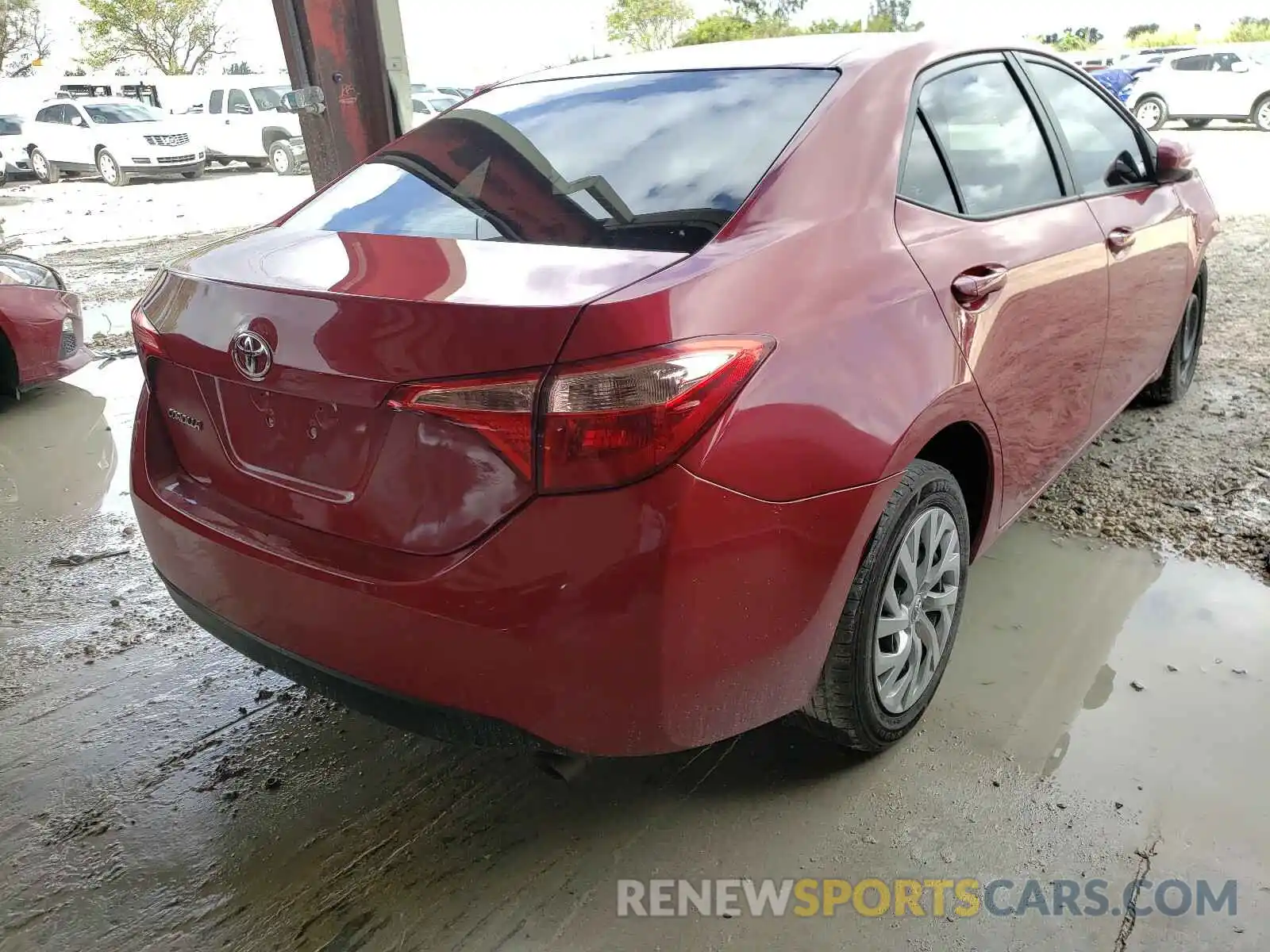 4 Photograph of a damaged car 2T1BURHE8KC229049 TOYOTA COROLLA 2019