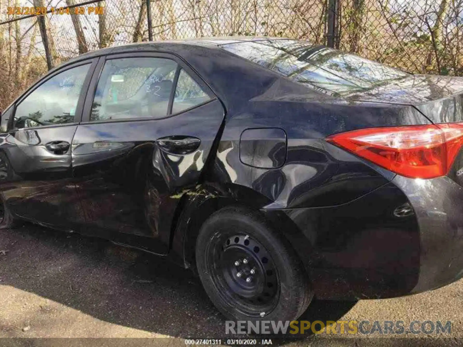 17 Photograph of a damaged car 2T1BURHE8KC229598 TOYOTA COROLLA 2019