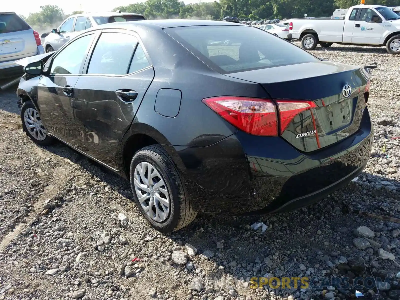 3 Photograph of a damaged car 2T1BURHE8KC230055 TOYOTA COROLLA 2019