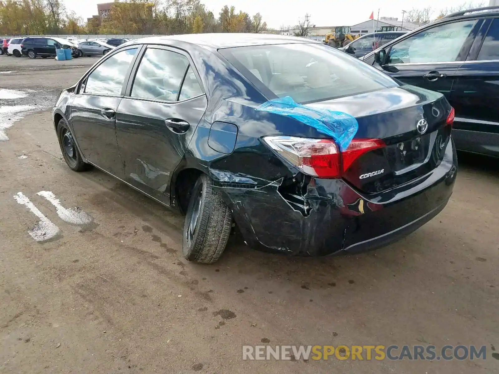 3 Photograph of a damaged car 2T1BURHE8KC232971 TOYOTA COROLLA 2019