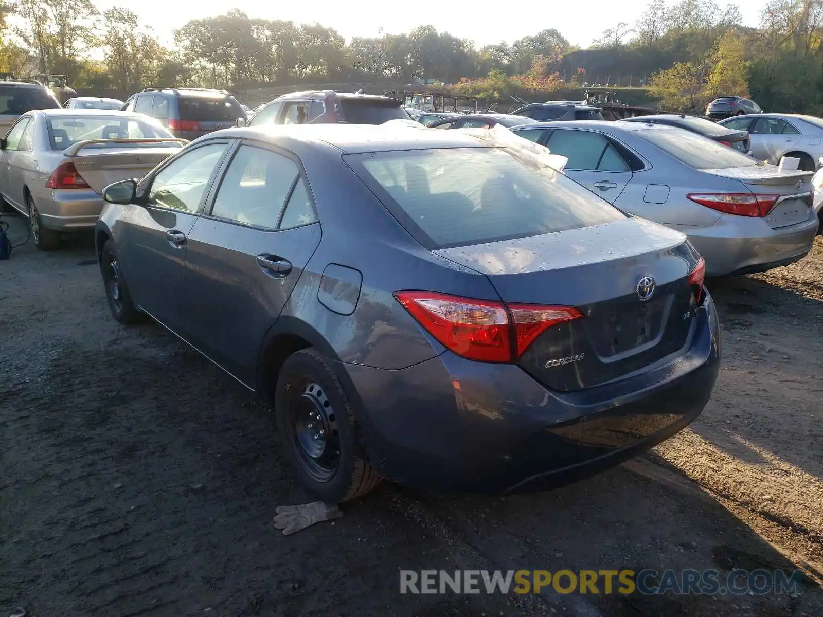 3 Photograph of a damaged car 2T1BURHE8KC233084 TOYOTA COROLLA 2019