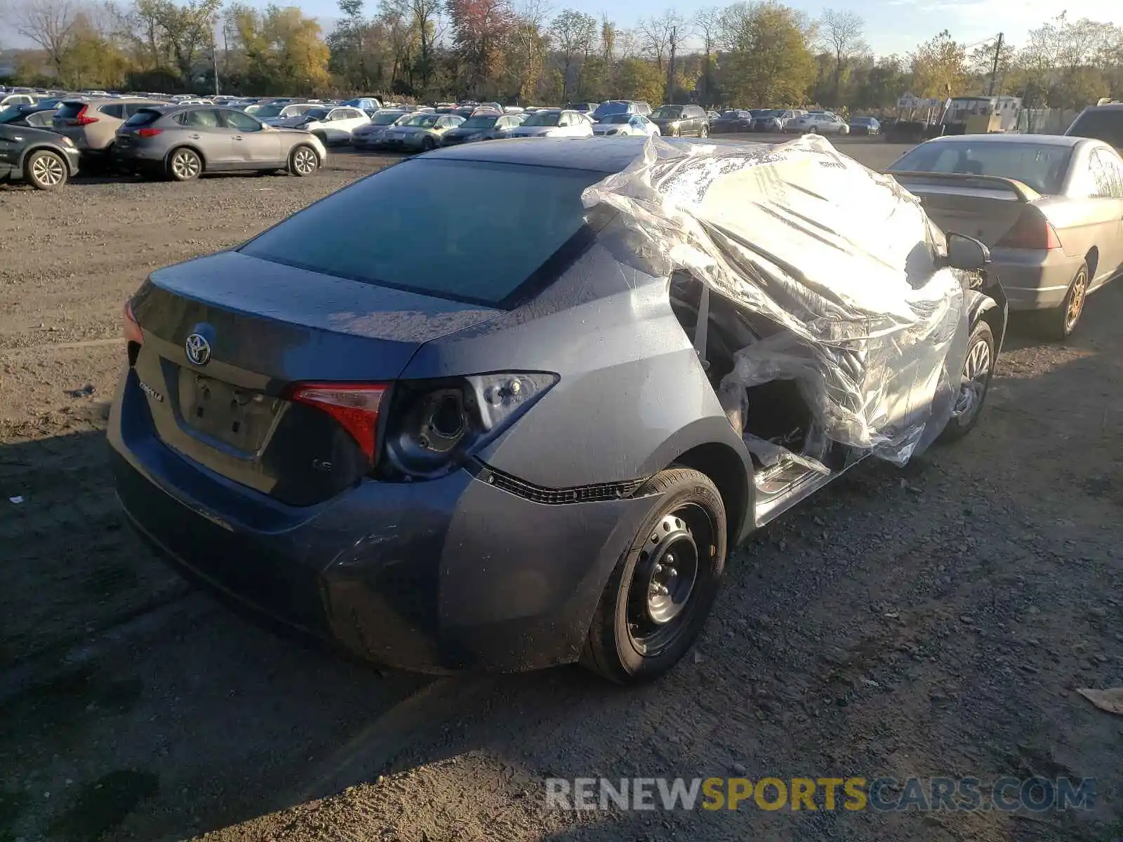 4 Photograph of a damaged car 2T1BURHE8KC233084 TOYOTA COROLLA 2019