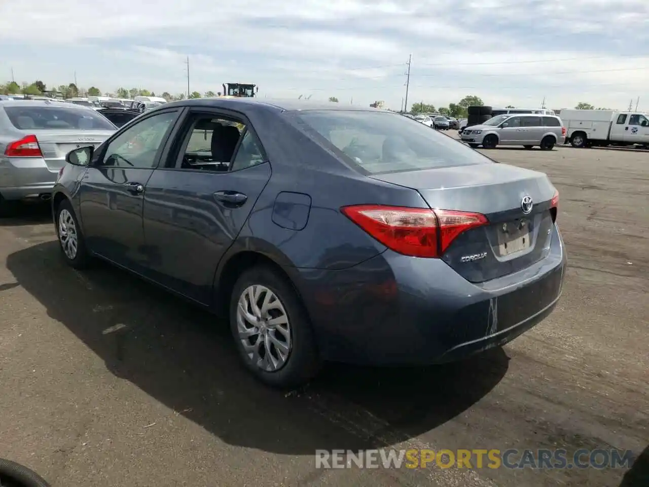 3 Photograph of a damaged car 2T1BURHE8KC233411 TOYOTA COROLLA 2019