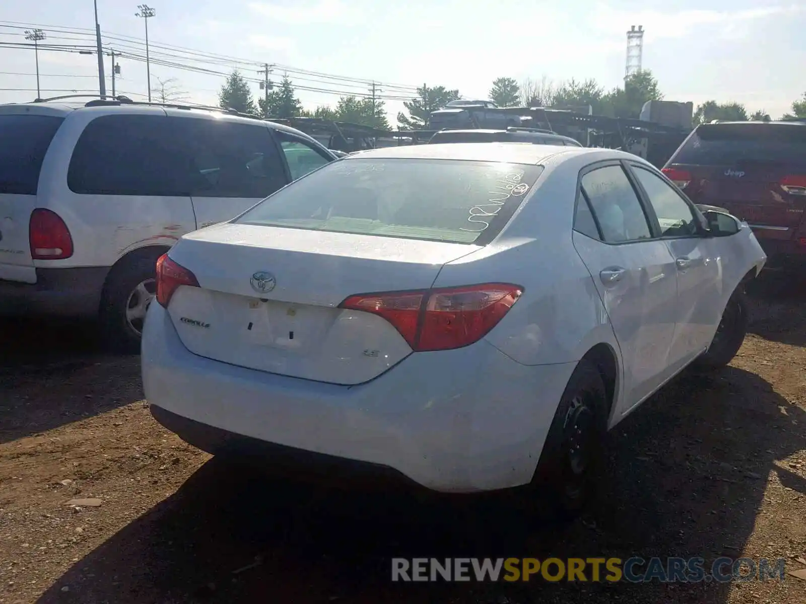 4 Photograph of a damaged car 2T1BURHE8KC233750 TOYOTA COROLLA 2019