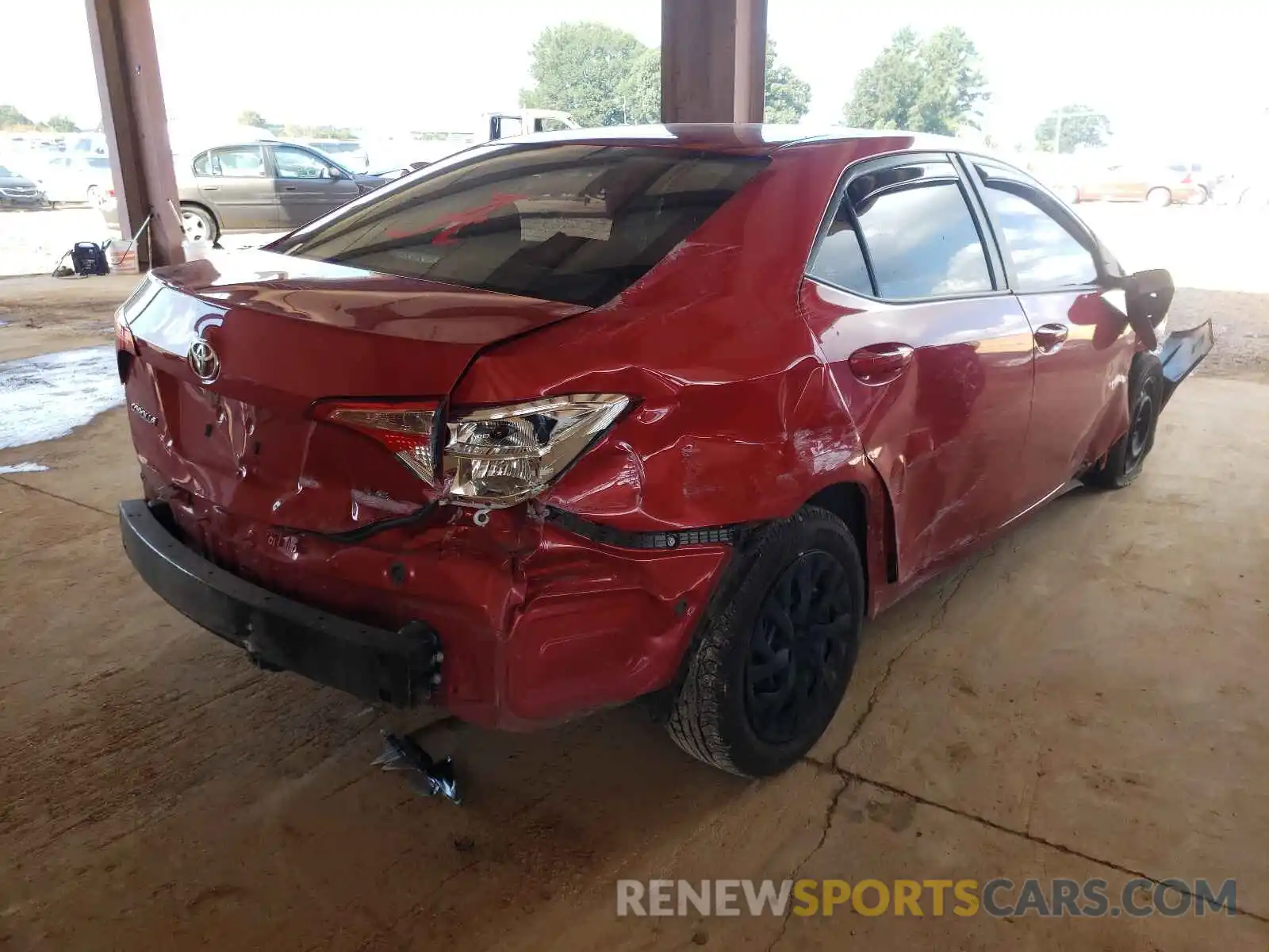 4 Photograph of a damaged car 2T1BURHE8KC233943 TOYOTA COROLLA 2019