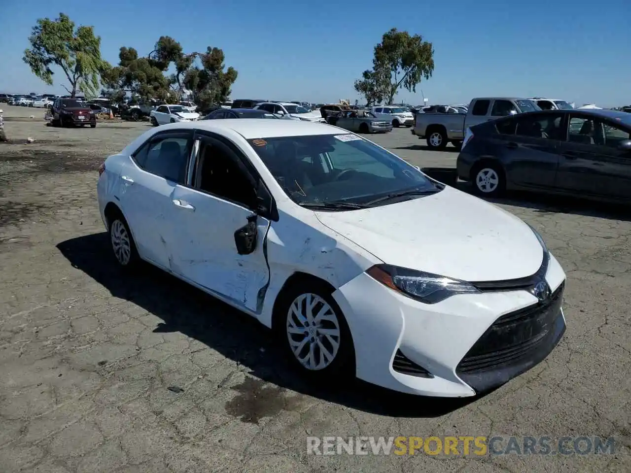 1 Photograph of a damaged car 2T1BURHE8KC233960 TOYOTA COROLLA 2019