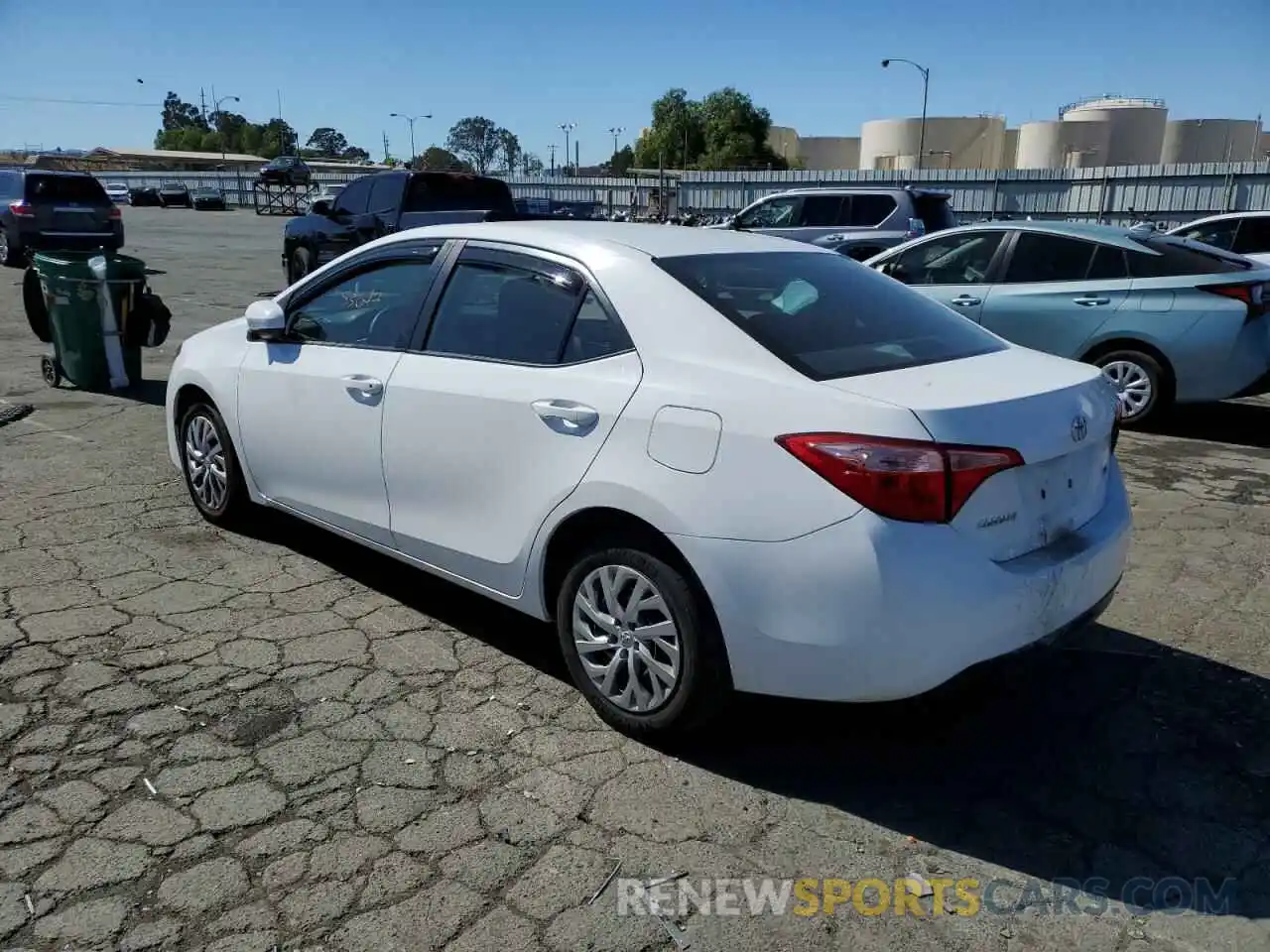 3 Photograph of a damaged car 2T1BURHE8KC233960 TOYOTA COROLLA 2019