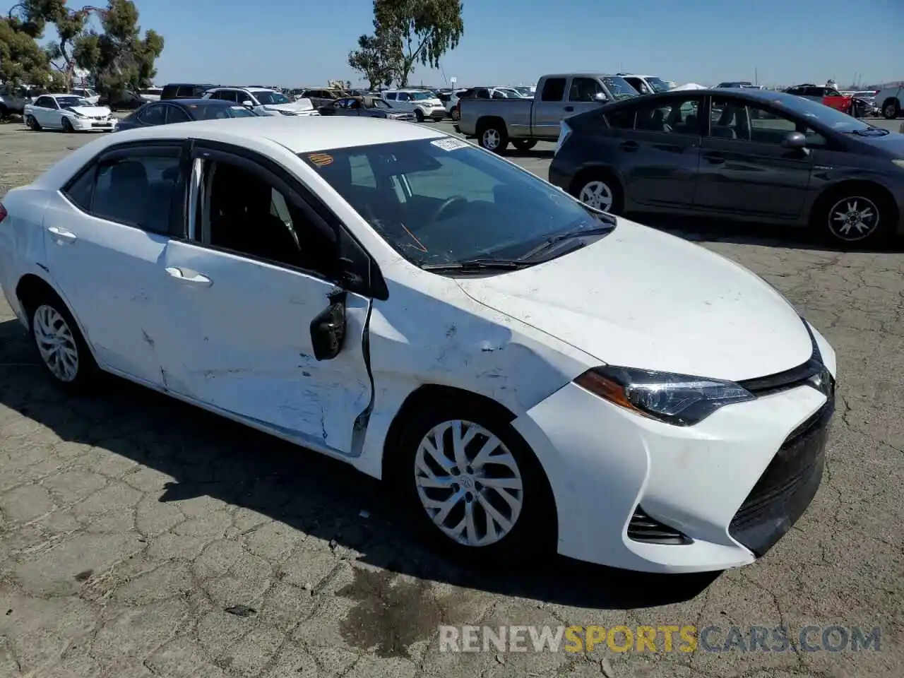 9 Photograph of a damaged car 2T1BURHE8KC233960 TOYOTA COROLLA 2019