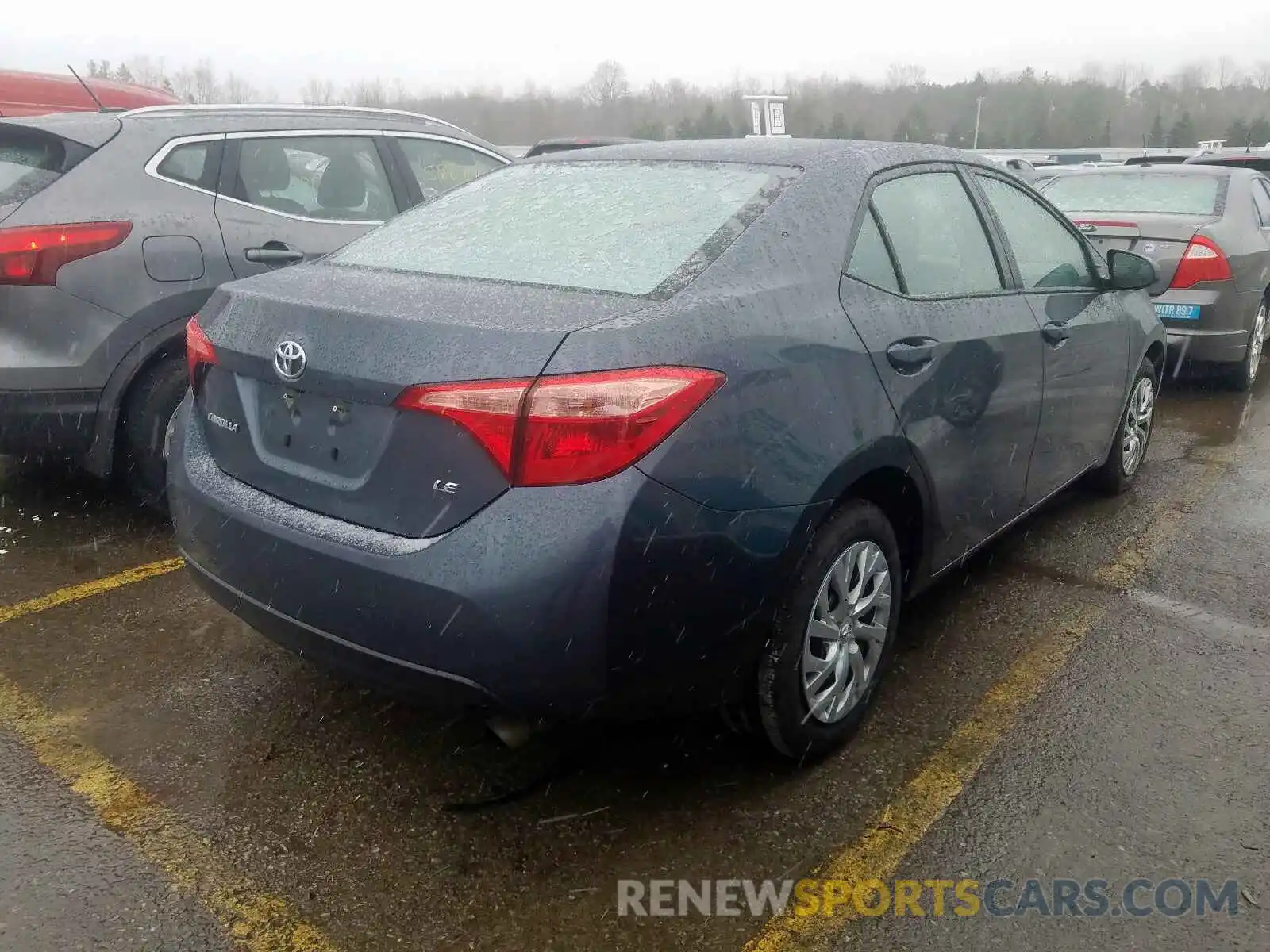 4 Photograph of a damaged car 2T1BURHE8KC234218 TOYOTA COROLLA 2019