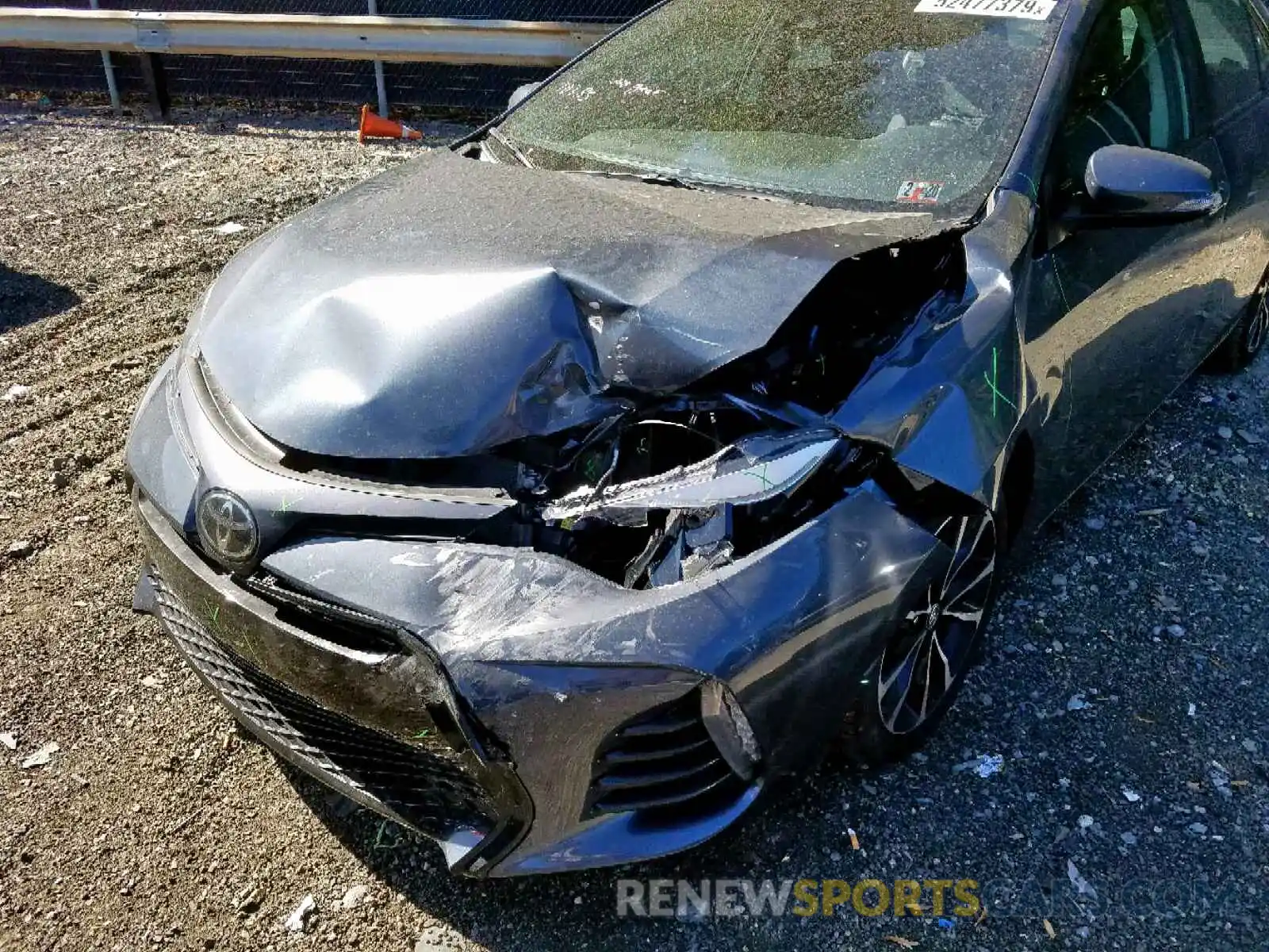 9 Photograph of a damaged car 2T1BURHE8KC234560 TOYOTA COROLLA 2019