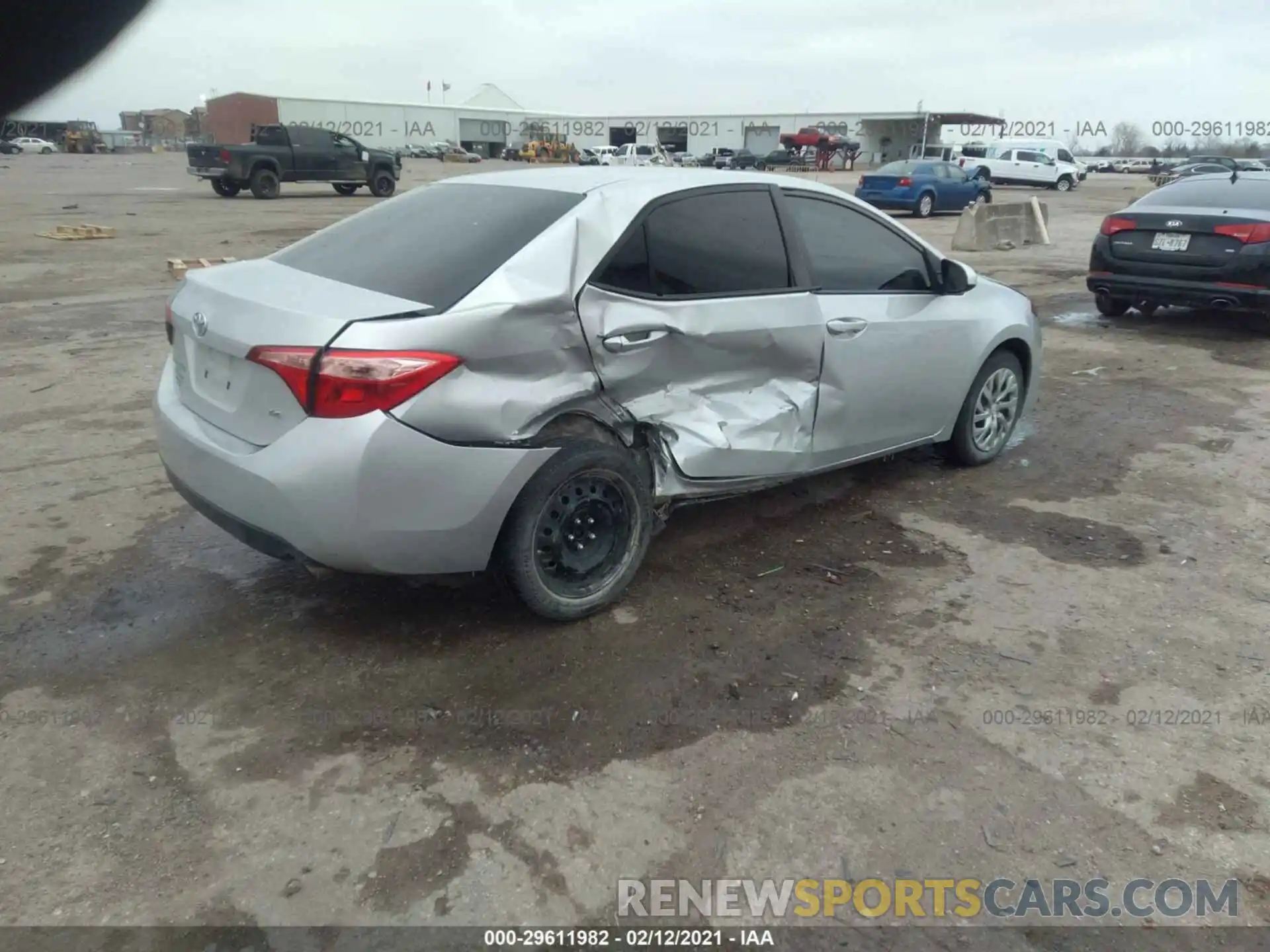 4 Photograph of a damaged car 2T1BURHE8KC234591 TOYOTA COROLLA 2019