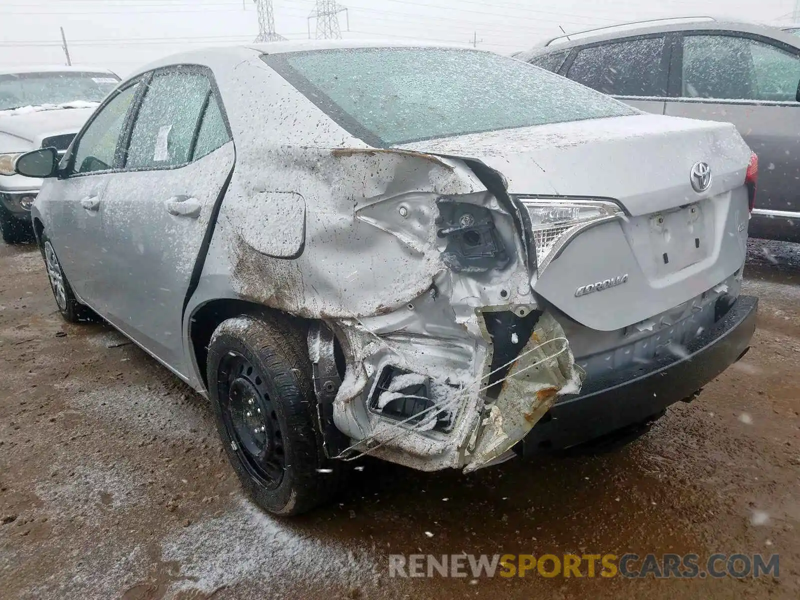 3 Photograph of a damaged car 2T1BURHE8KC235045 TOYOTA COROLLA 2019