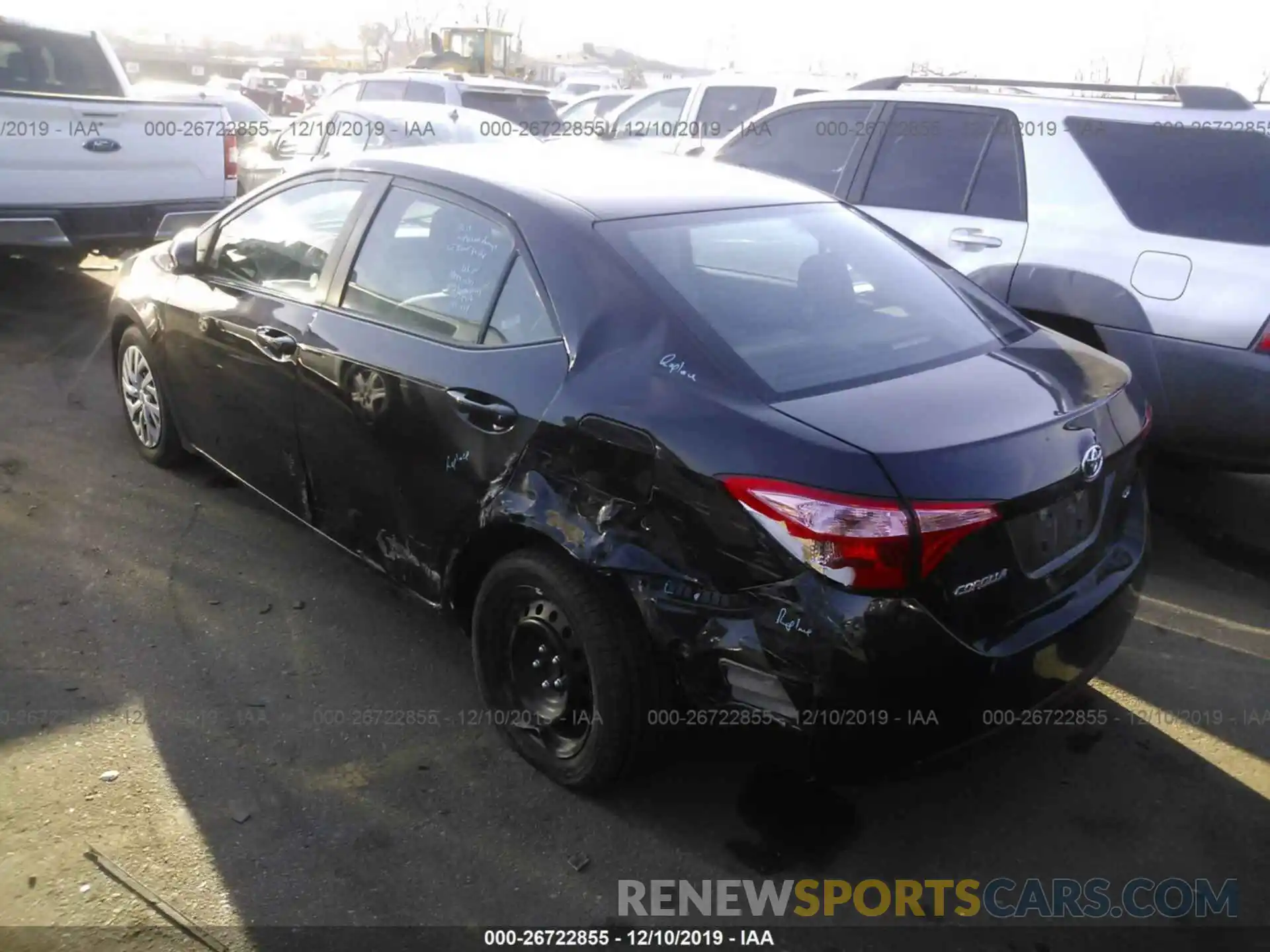 3 Photograph of a damaged car 2T1BURHE8KC236275 TOYOTA COROLLA 2019