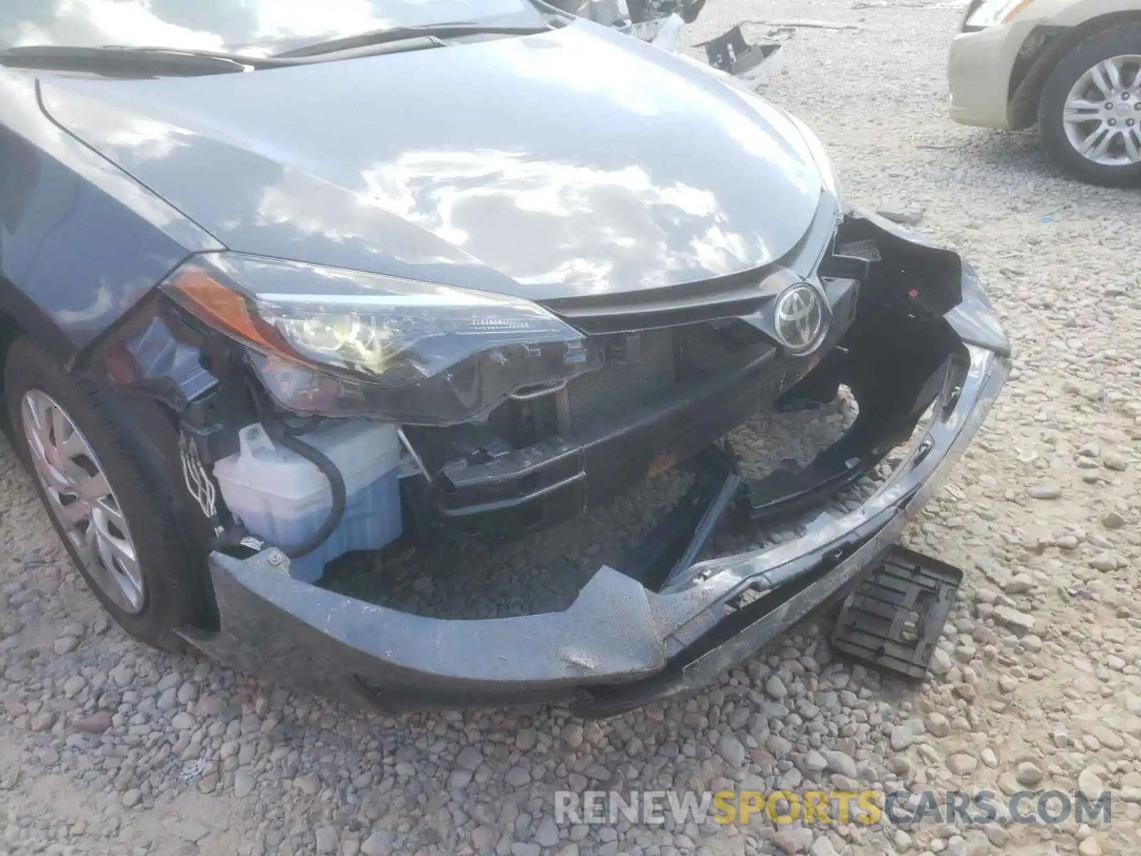 9 Photograph of a damaged car 2T1BURHE8KC236910 TOYOTA COROLLA 2019