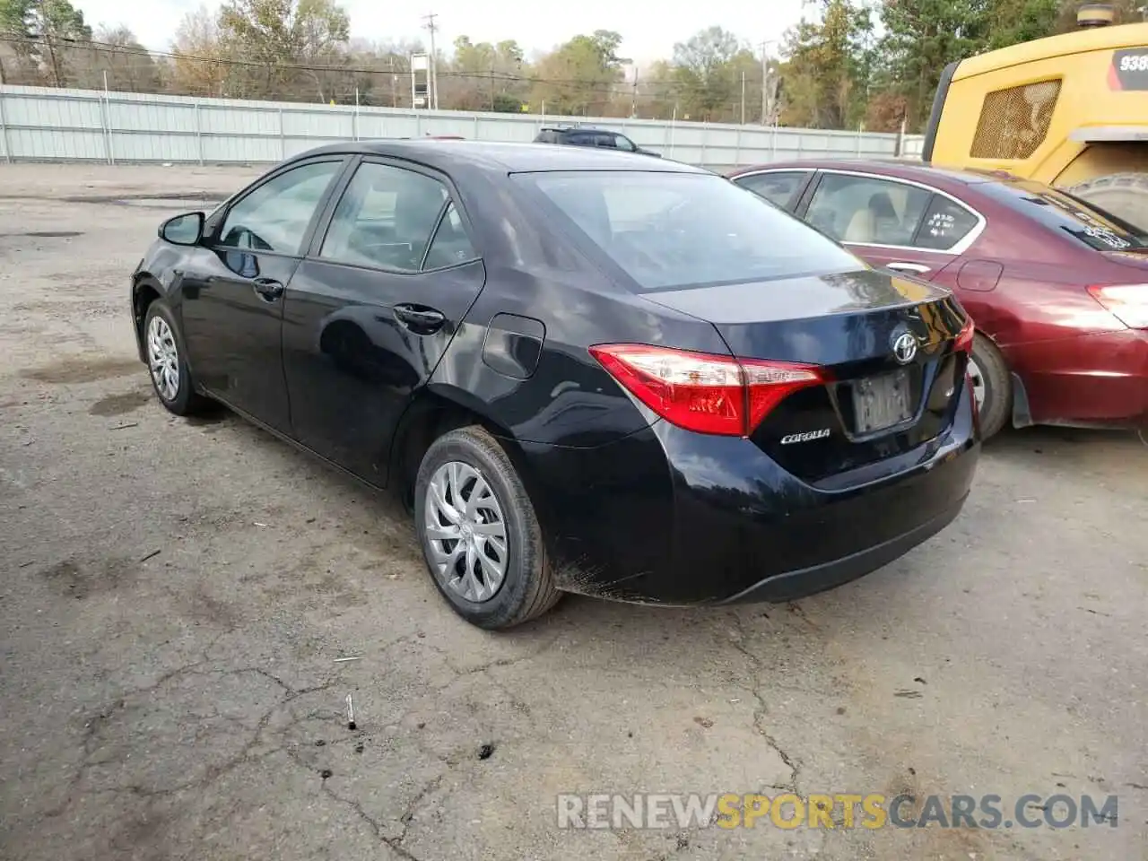 3 Photograph of a damaged car 2T1BURHE8KC237474 TOYOTA COROLLA 2019