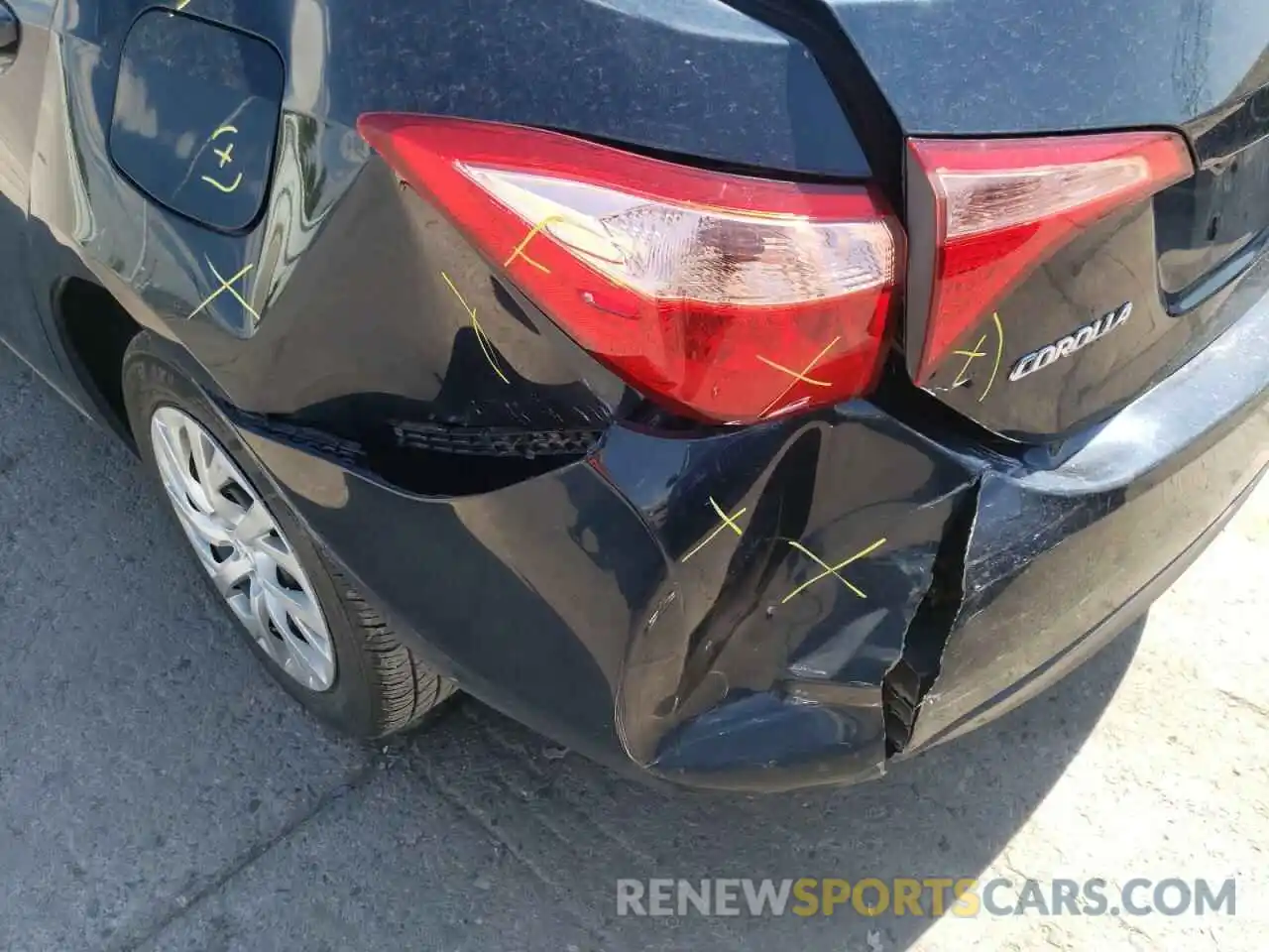 9 Photograph of a damaged car 2T1BURHE8KC237605 TOYOTA COROLLA 2019