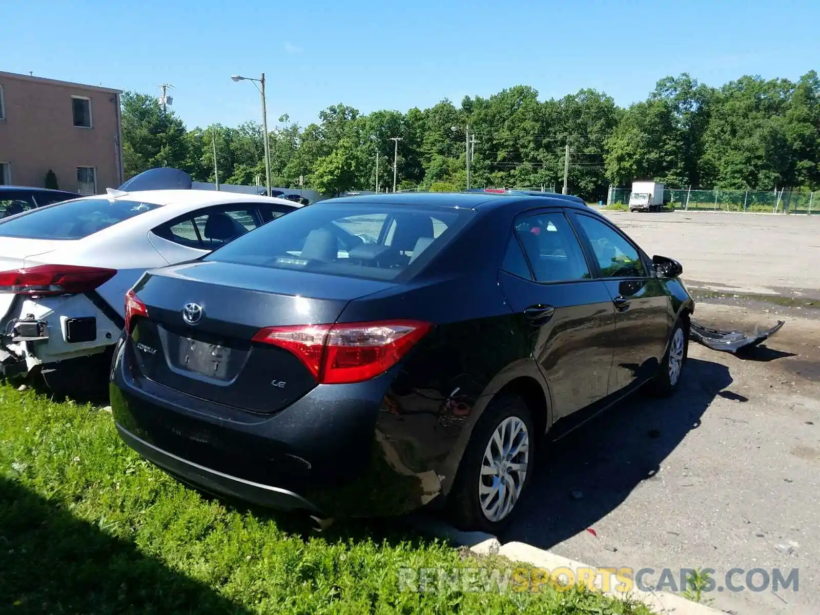 4 Photograph of a damaged car 2T1BURHE8KC238205 TOYOTA COROLLA 2019