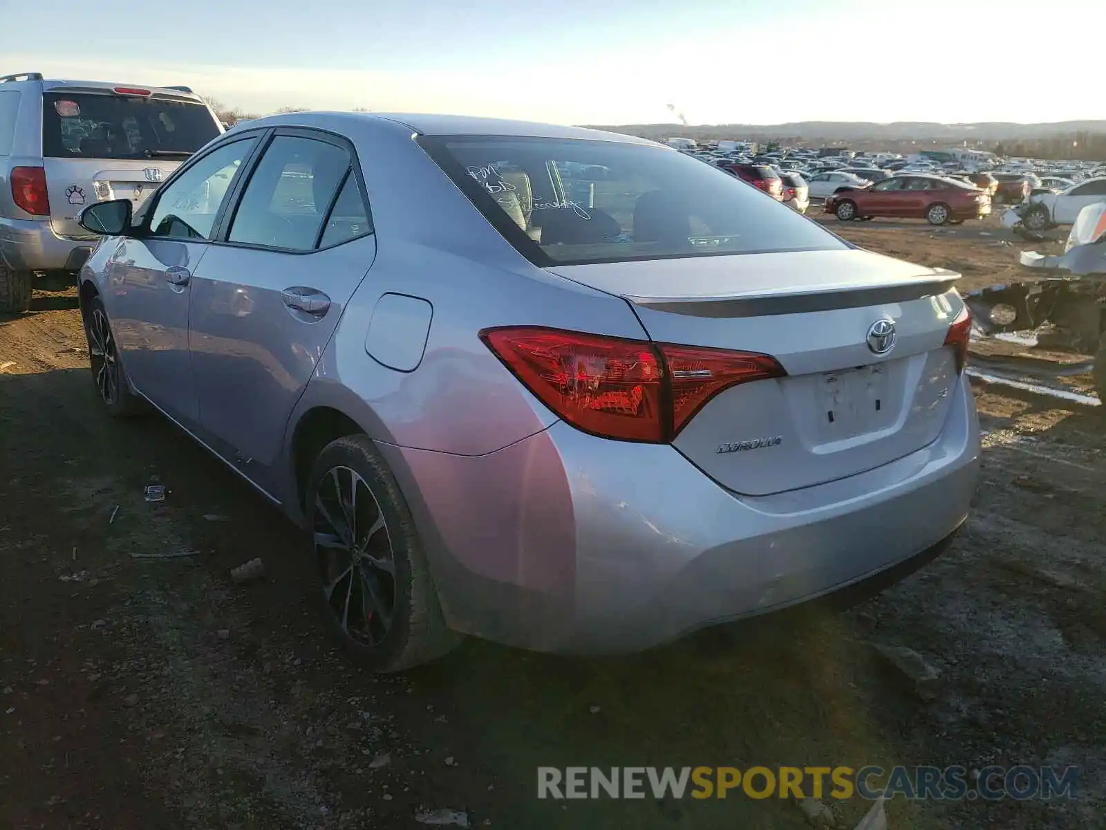 3 Photograph of a damaged car 2T1BURHE8KC238379 TOYOTA COROLLA 2019