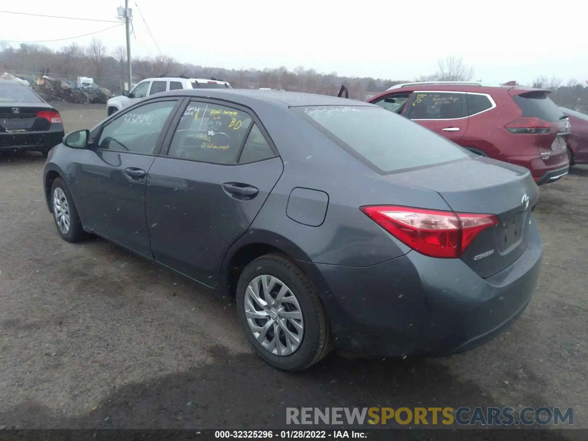 3 Photograph of a damaged car 2T1BURHE8KC238589 TOYOTA COROLLA 2019