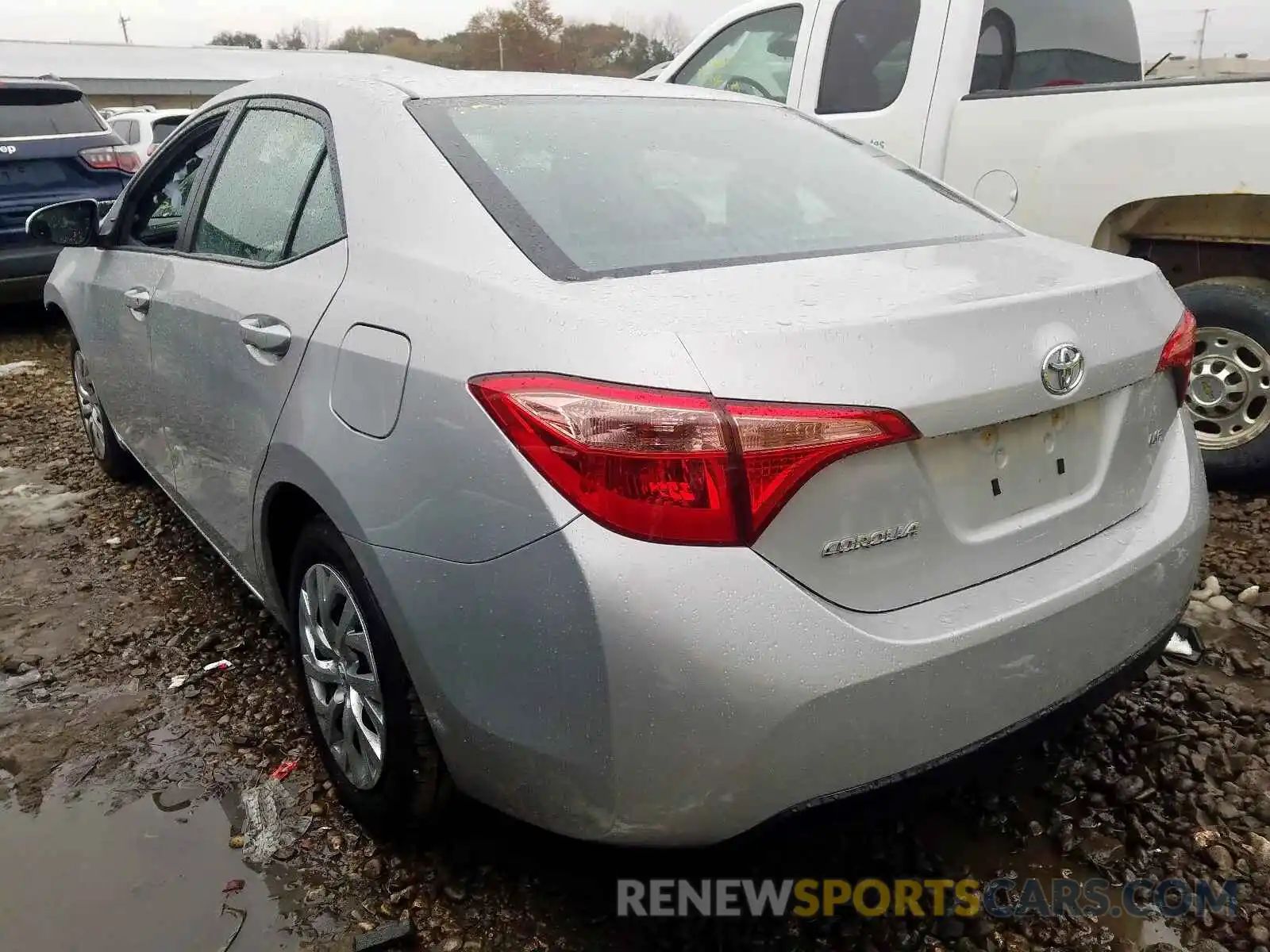 3 Photograph of a damaged car 2T1BURHE8KC238933 TOYOTA COROLLA 2019